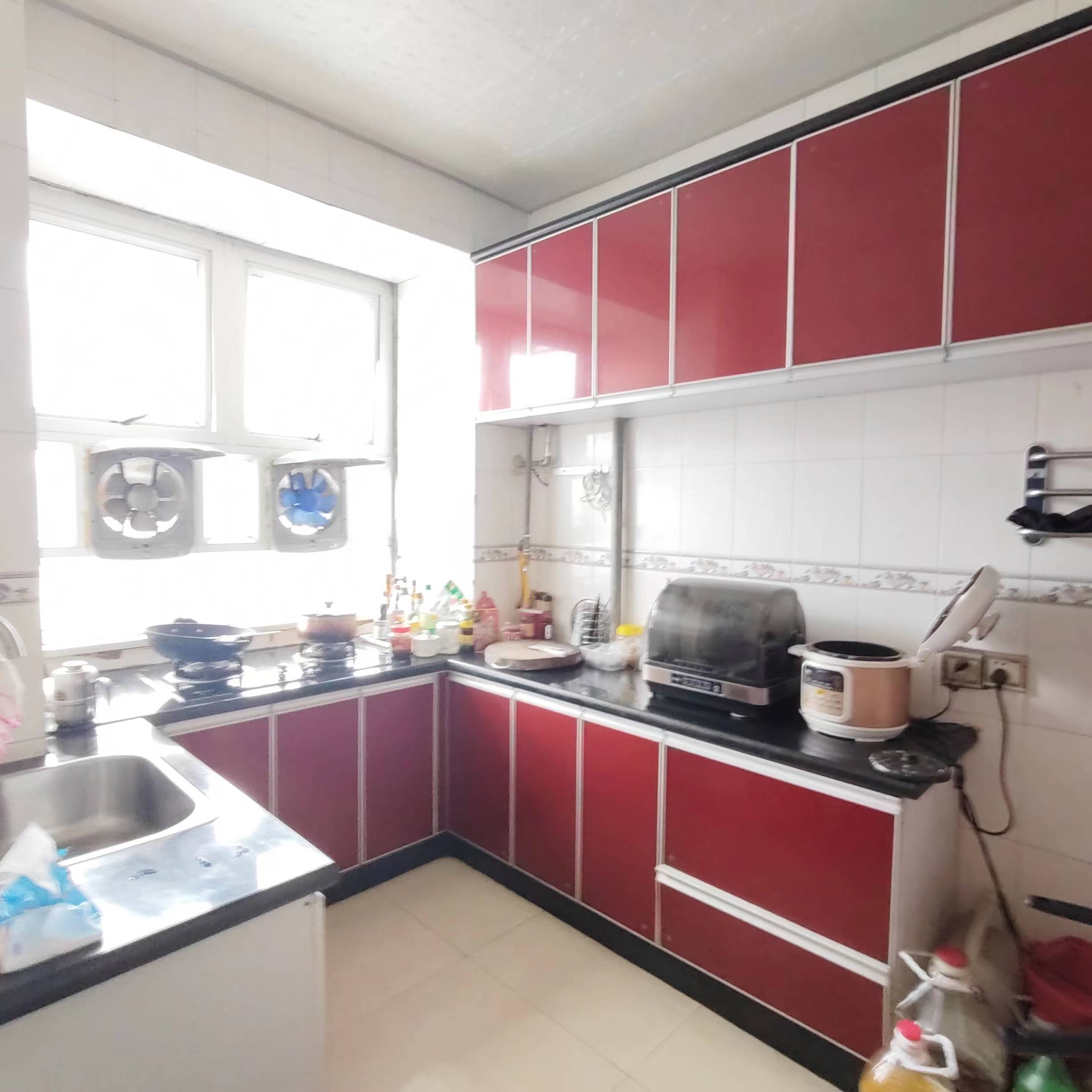 政华小区 4室2厅2卫 68.0万 政华小区 4室2厅2卫 68.0万室内图