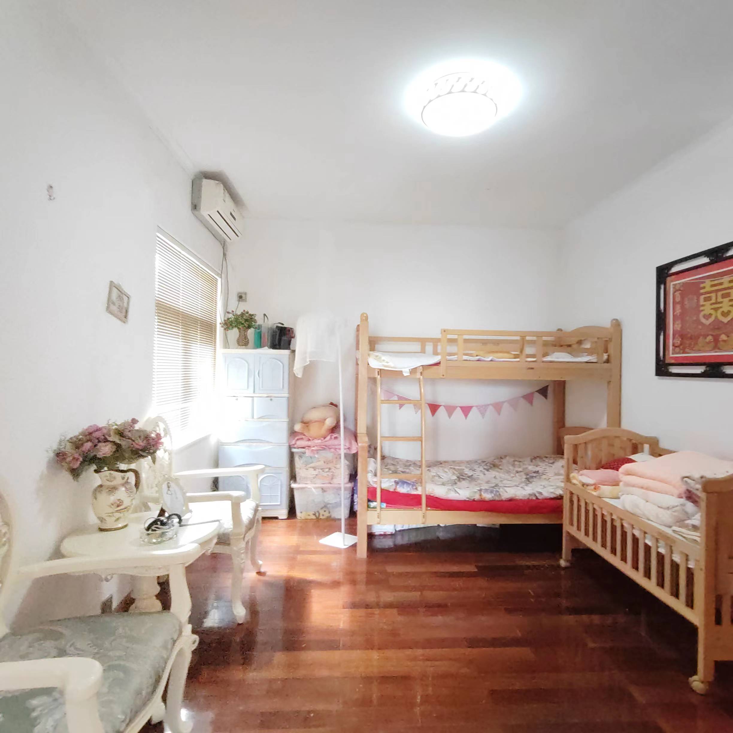 政华小区 4室2厅2卫 68.0万 政华小区 4室2厅2卫 68.0万室内图