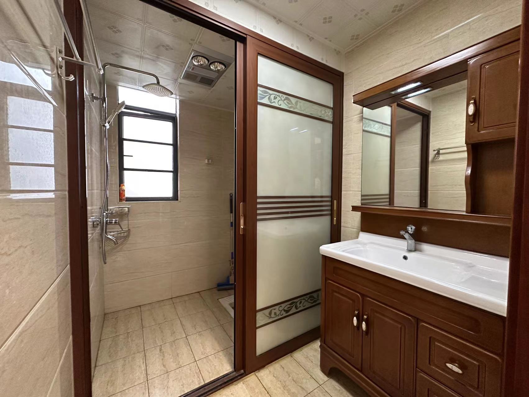 山水文园 3室2厅2卫 89.8万 山水文园 3室2厅2卫 89.8万室内图