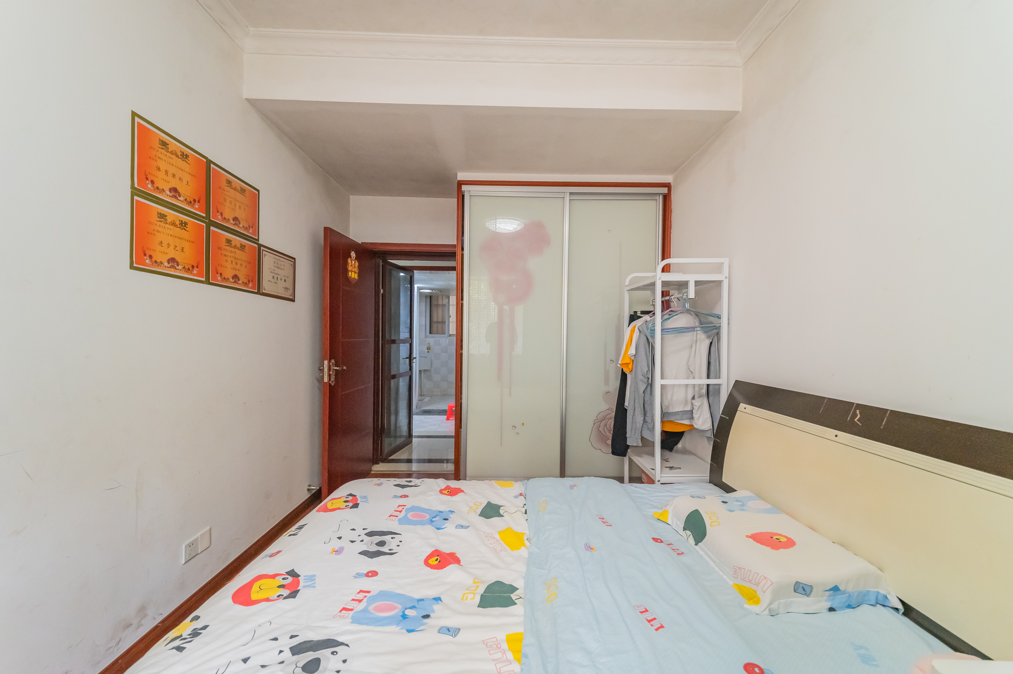 景上鑫苑  3室2厅1卫    82.9万卧室