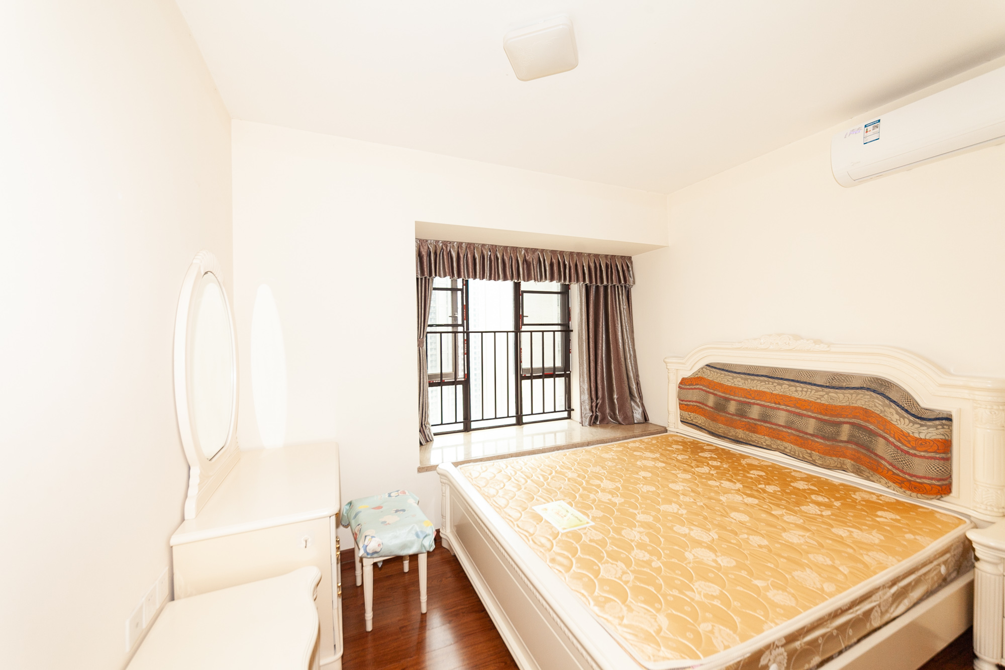 时代倾城二期  2室2厅1卫    85.0万卧室