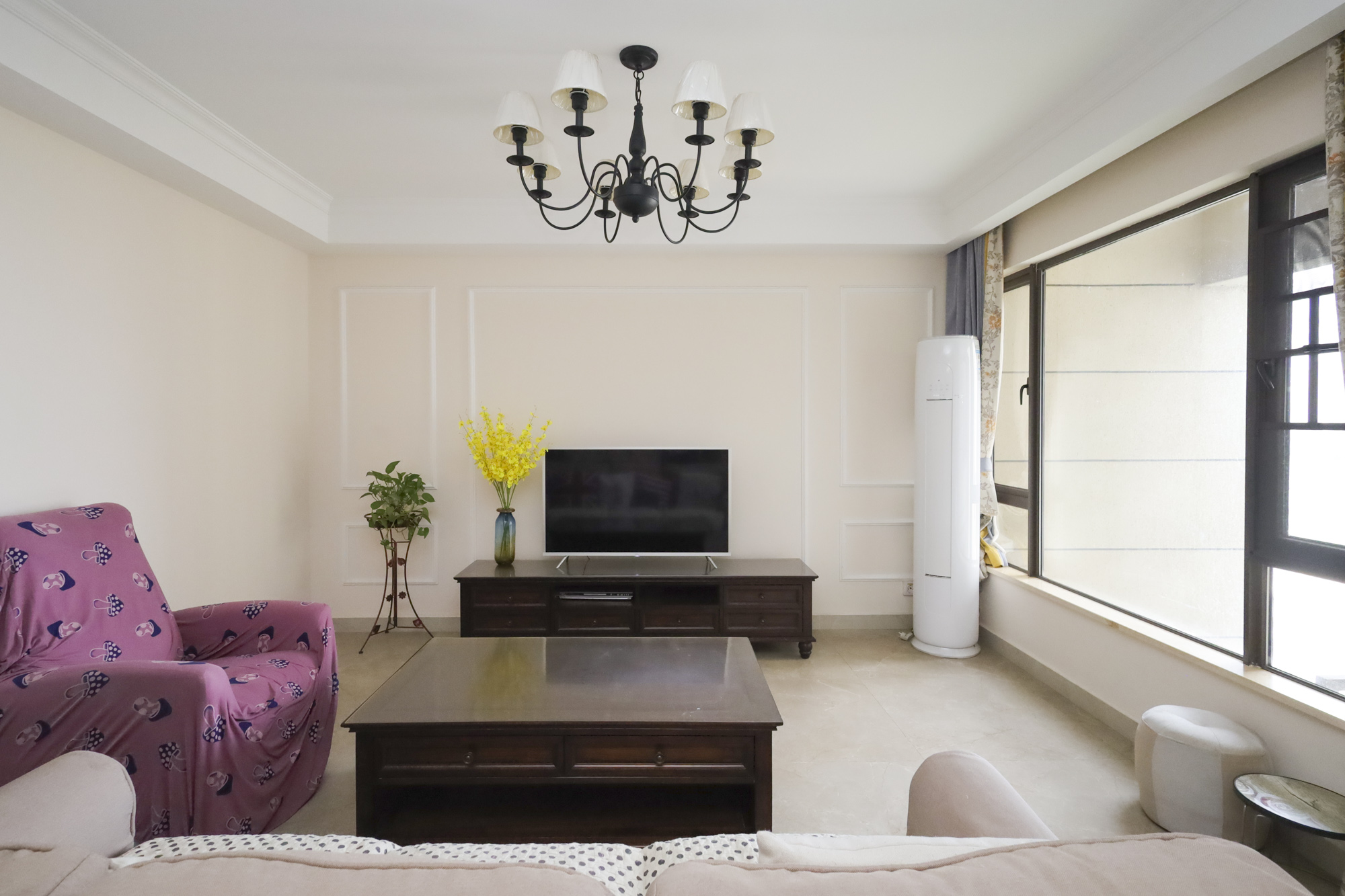 南山雍江汇(滨江国际新城)  3室2厅1卫    178.0万 南山雍江汇(滨江国际新城)  3室2厅1卫    178.0万客厅