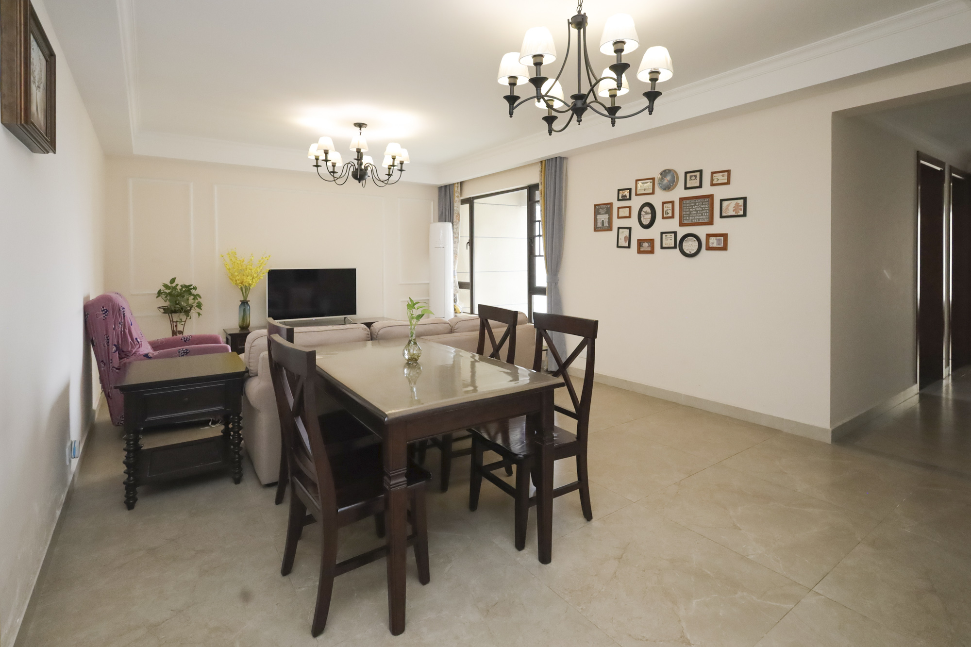 南山雍江汇(滨江国际新城)  3室2厅1卫    178.0万 南山雍江汇(滨江国际新城)  3室2厅1卫    178.0万客厅