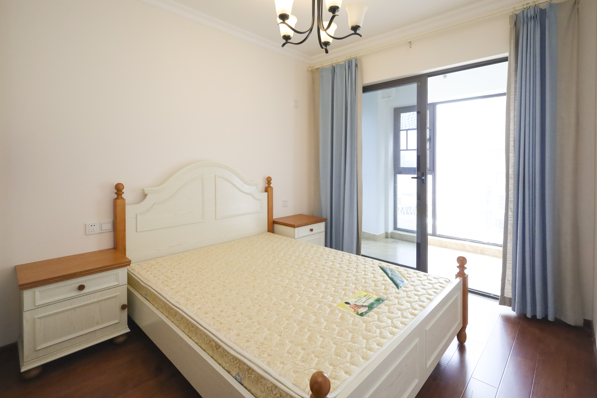 南山雍江汇(滨江国际新城)  3室2厅1卫    178.0万 南山雍江汇(滨江国际新城)  3室2厅1卫    178.0万卧室