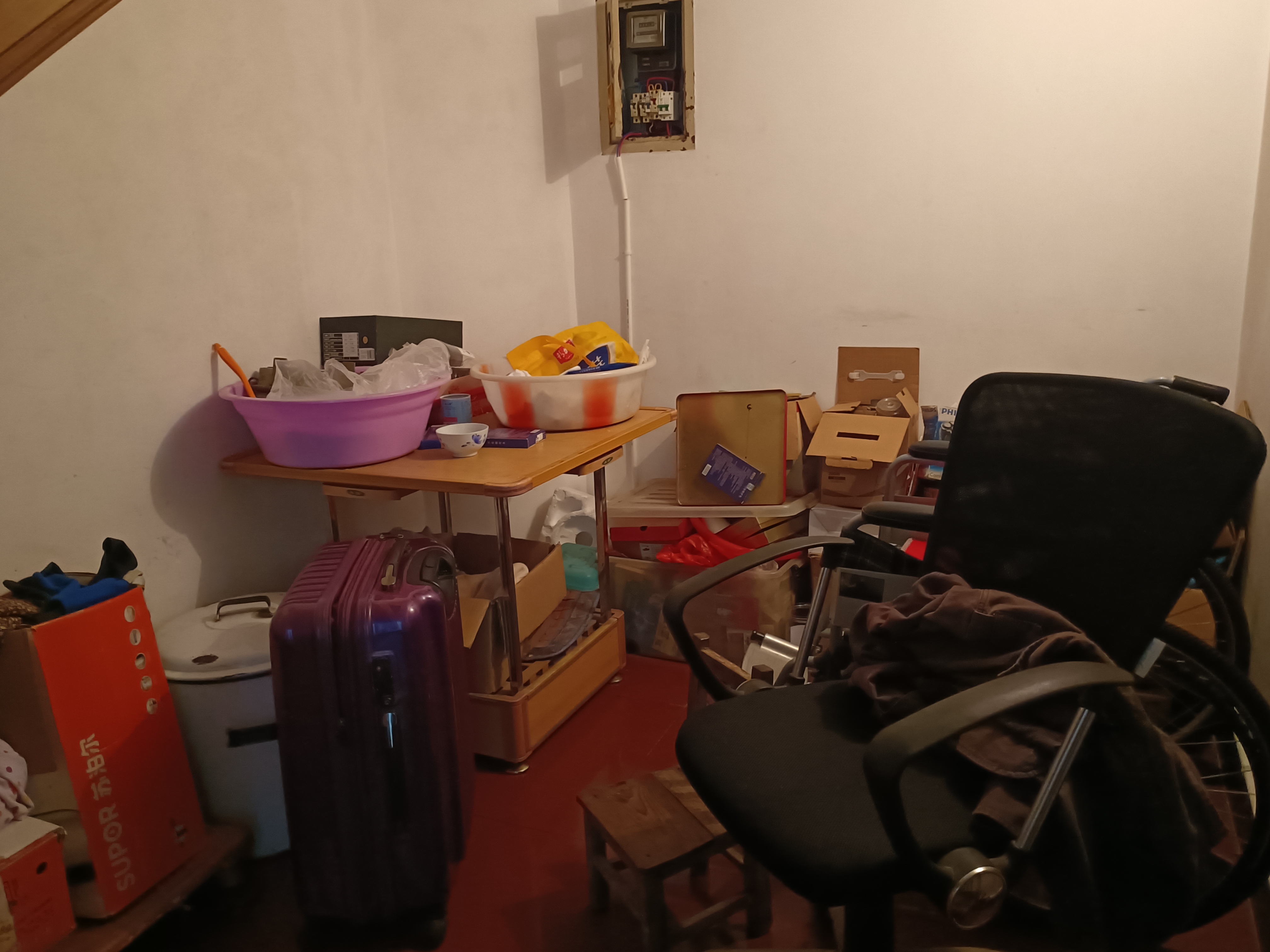 湘银小区别墅  6室2厅1卫    300.0万 湘银小区别墅  6室2厅1卫    300.0万室内图