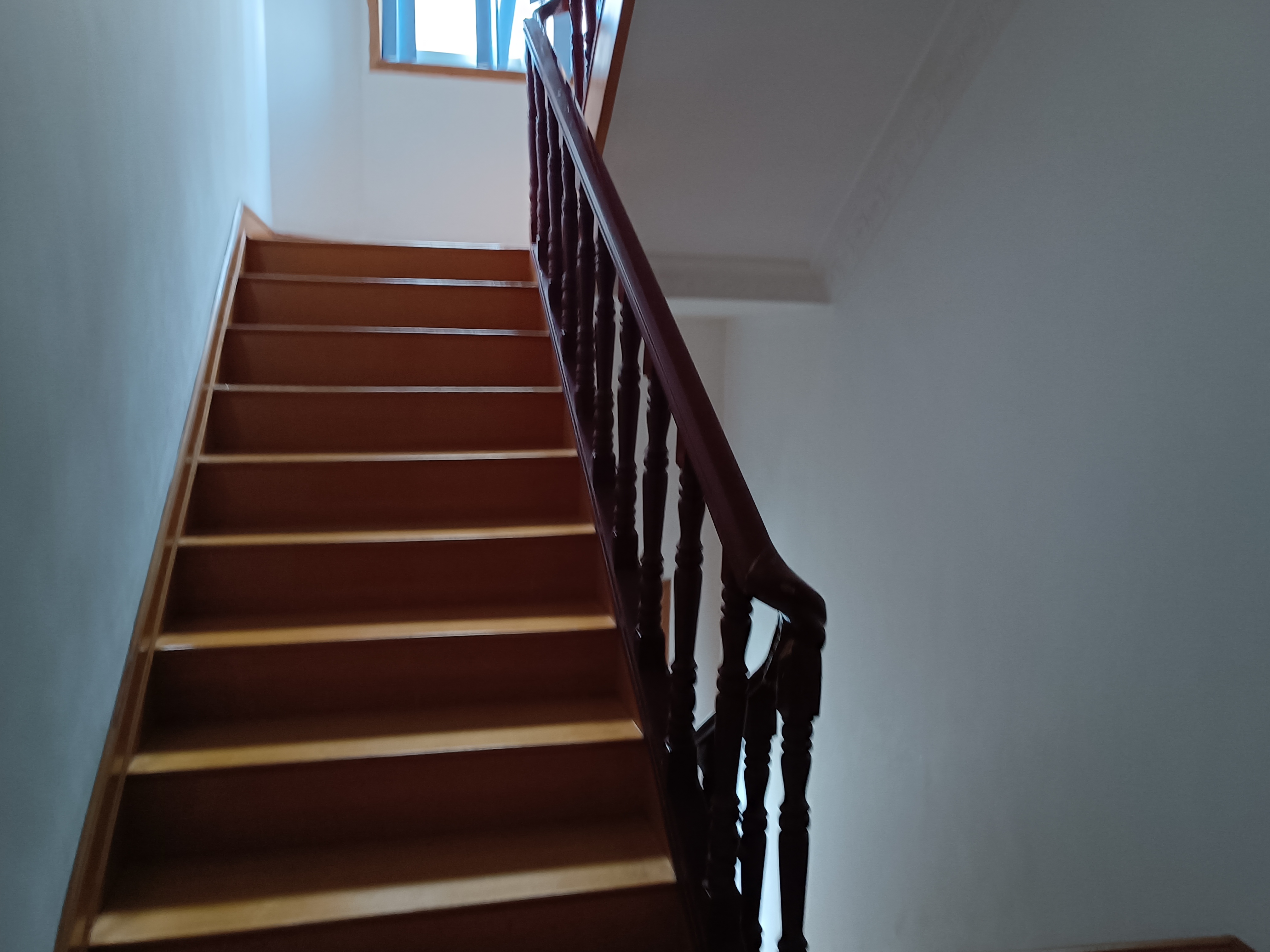 湘银小区别墅  6室2厅1卫    300.0万 湘银小区别墅  6室2厅1卫    300.0万室内图