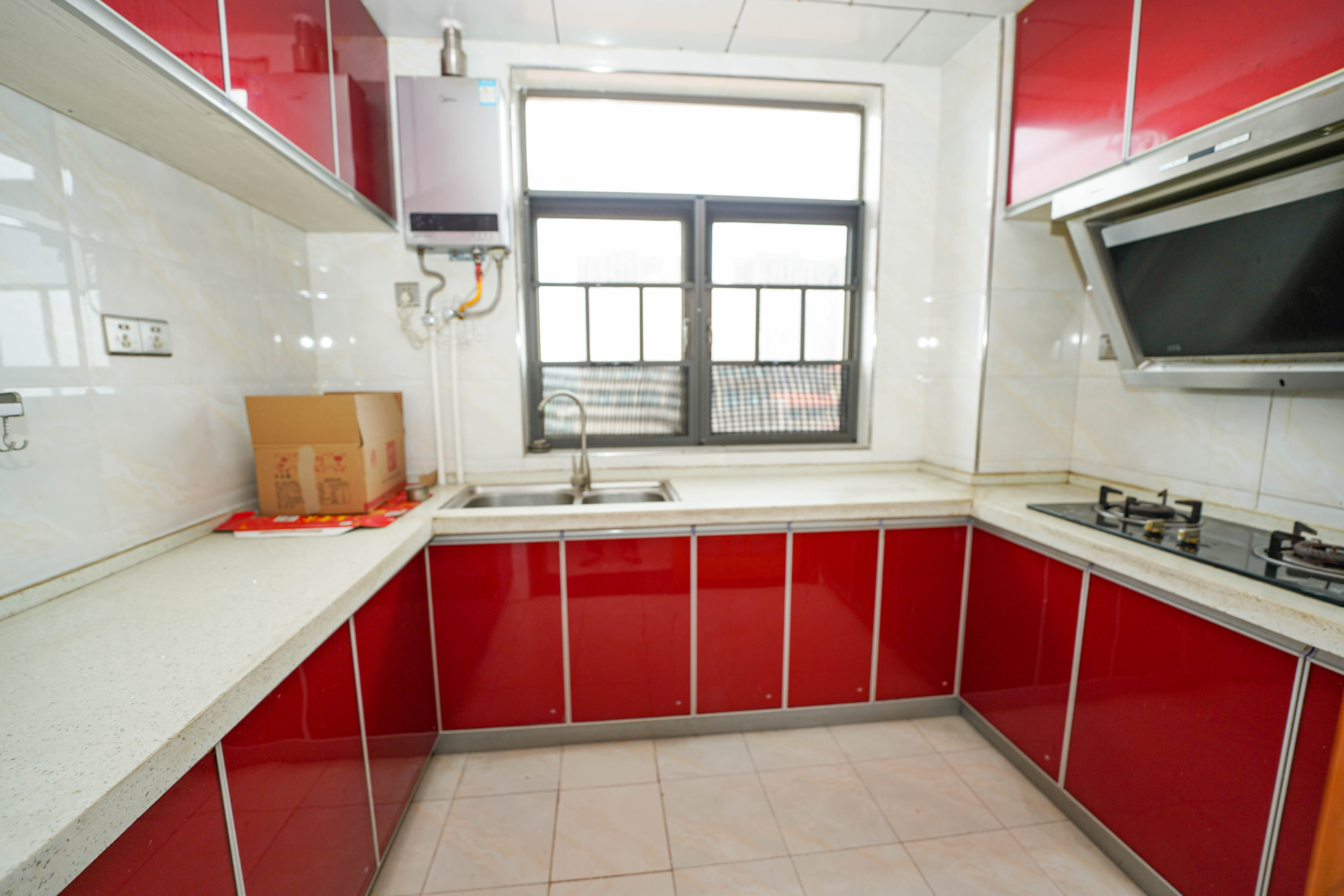 幸福庄园 3室2厅2卫 103.0万 幸福庄园 3室2厅2卫 103.0万厨房