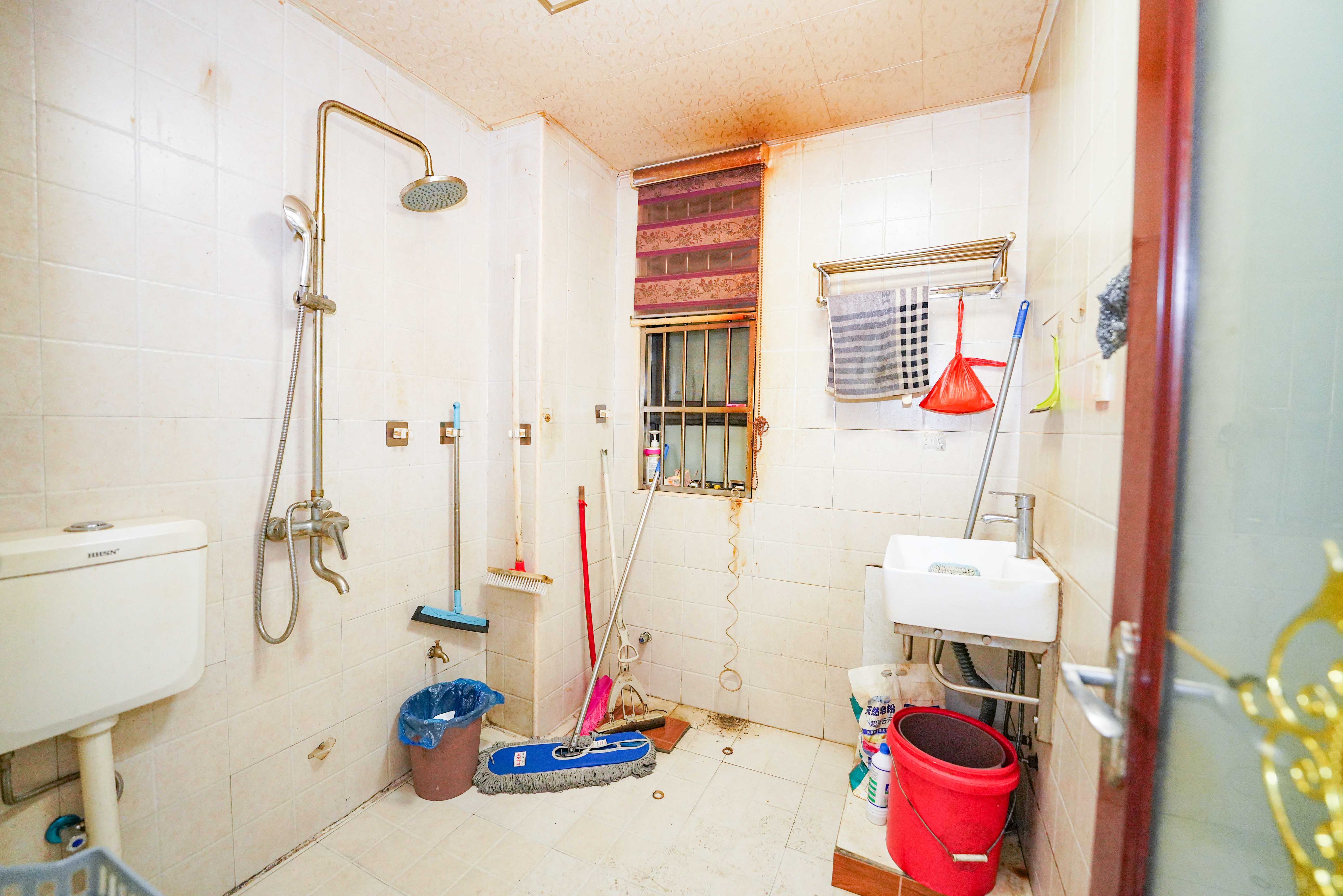 佳兆业水岸新都  2室2厅1卫   70.00万卫生间