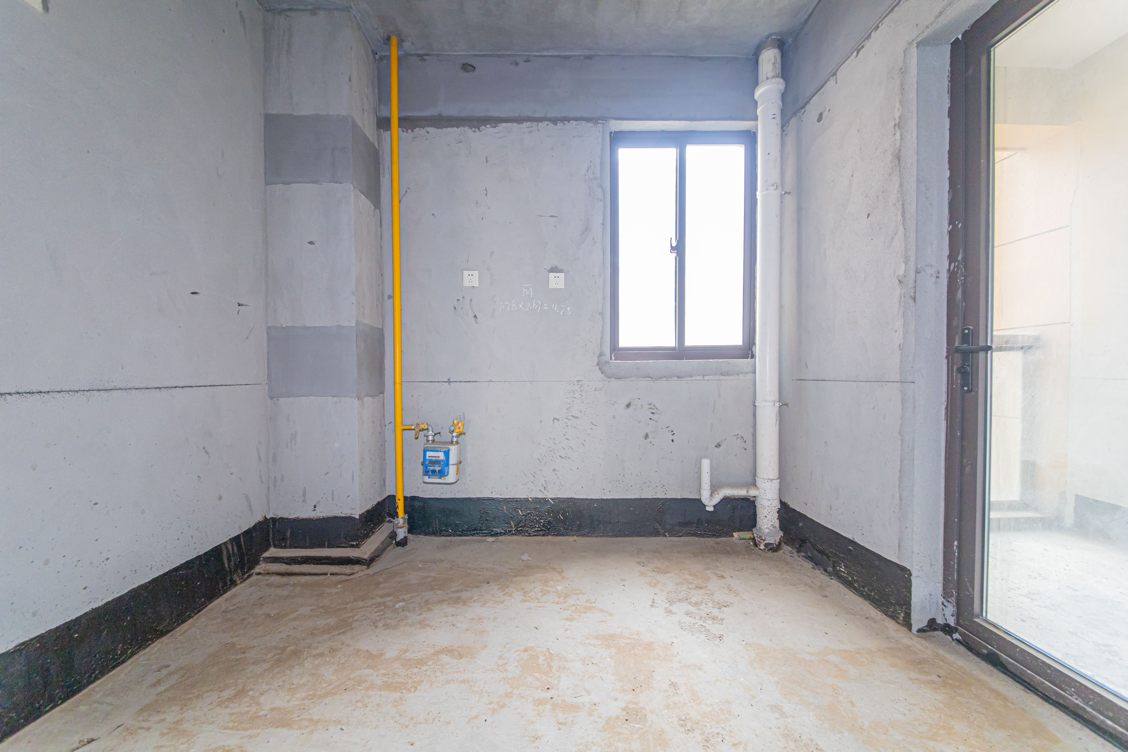 鑫远悦城(鑫远悦时代)  4室2厅2卫    130.0万 鑫远悦城(鑫远悦时代)  4室2厅2卫    130.0万厨房