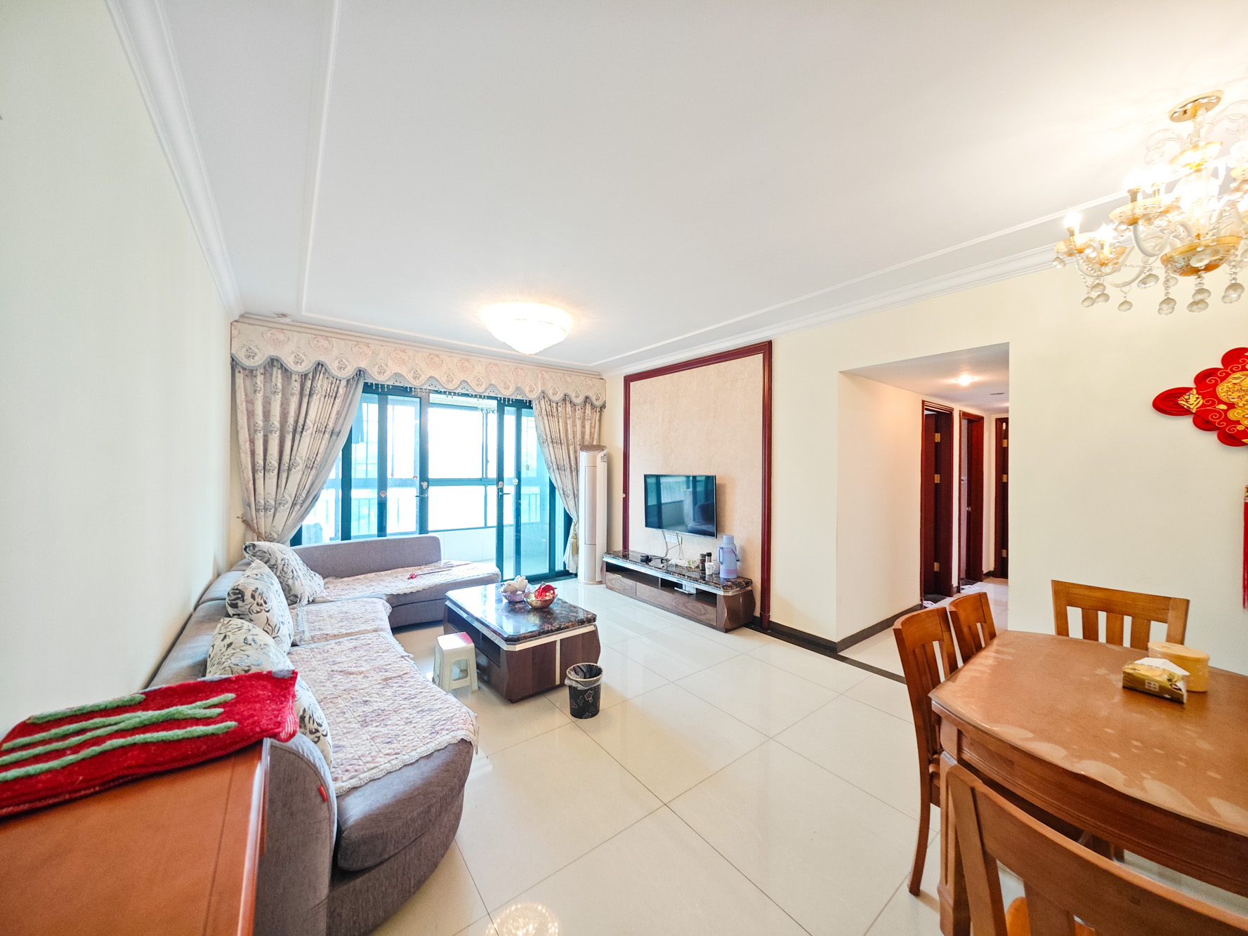 恒大城  3室2厅2卫    92.0万 恒大城  3室2厅2卫    92.0万客厅