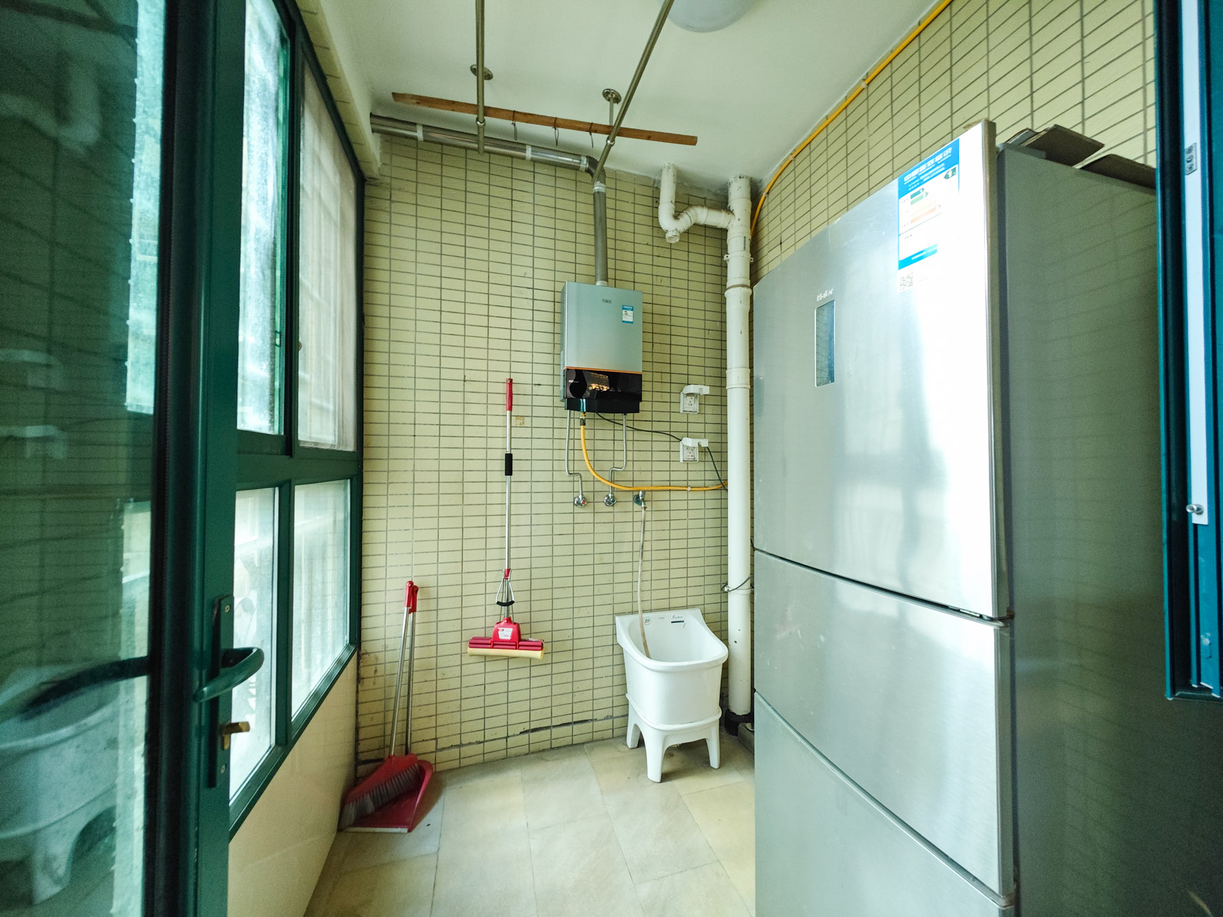 恒大城  3室2厅2卫    92.0万 恒大城  3室2厅2卫    92.0万阳台