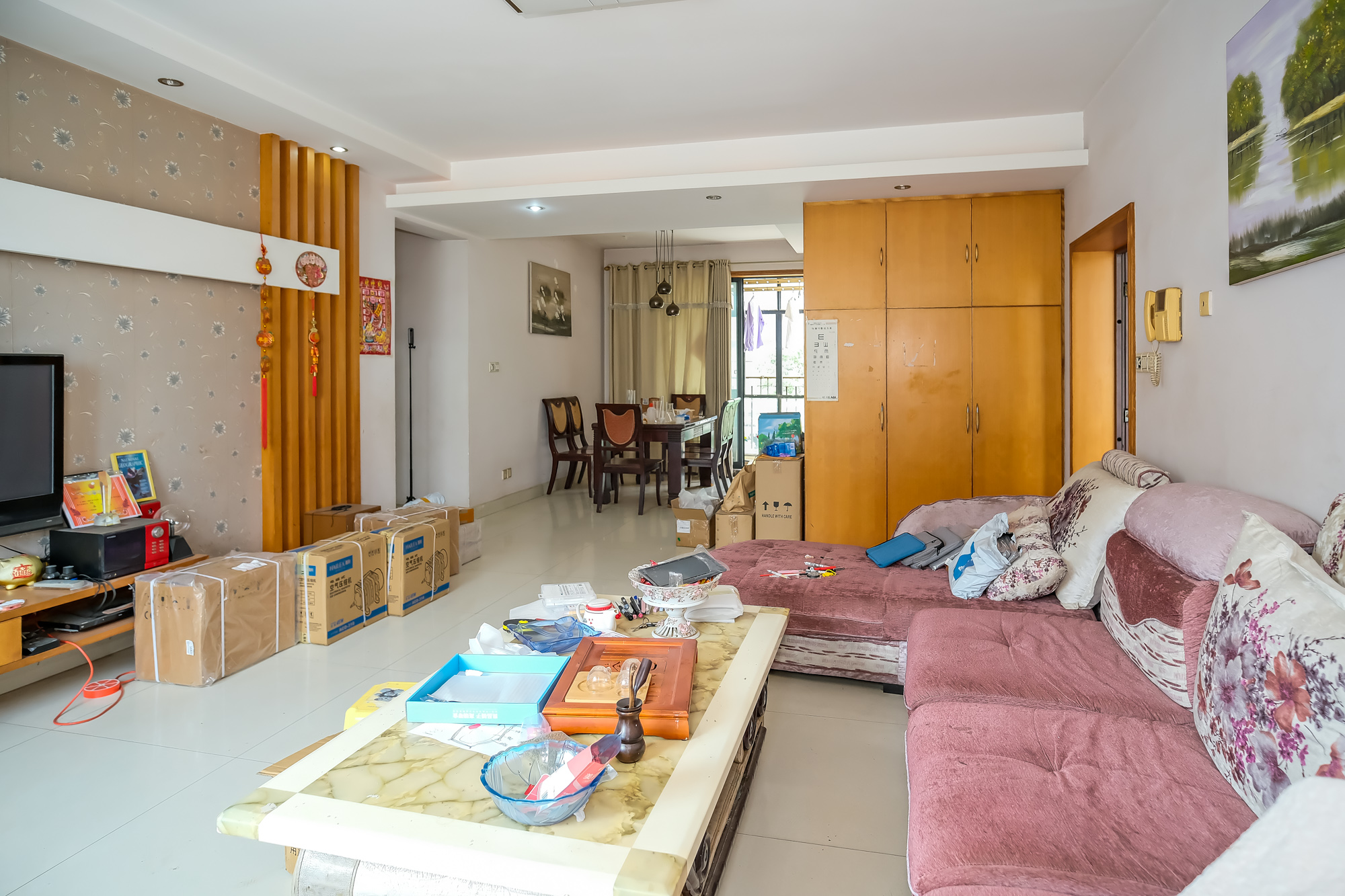 美林水郡 3室2厅2卫 120.0万 美林水郡 3室2厅2卫 120.0万客厅