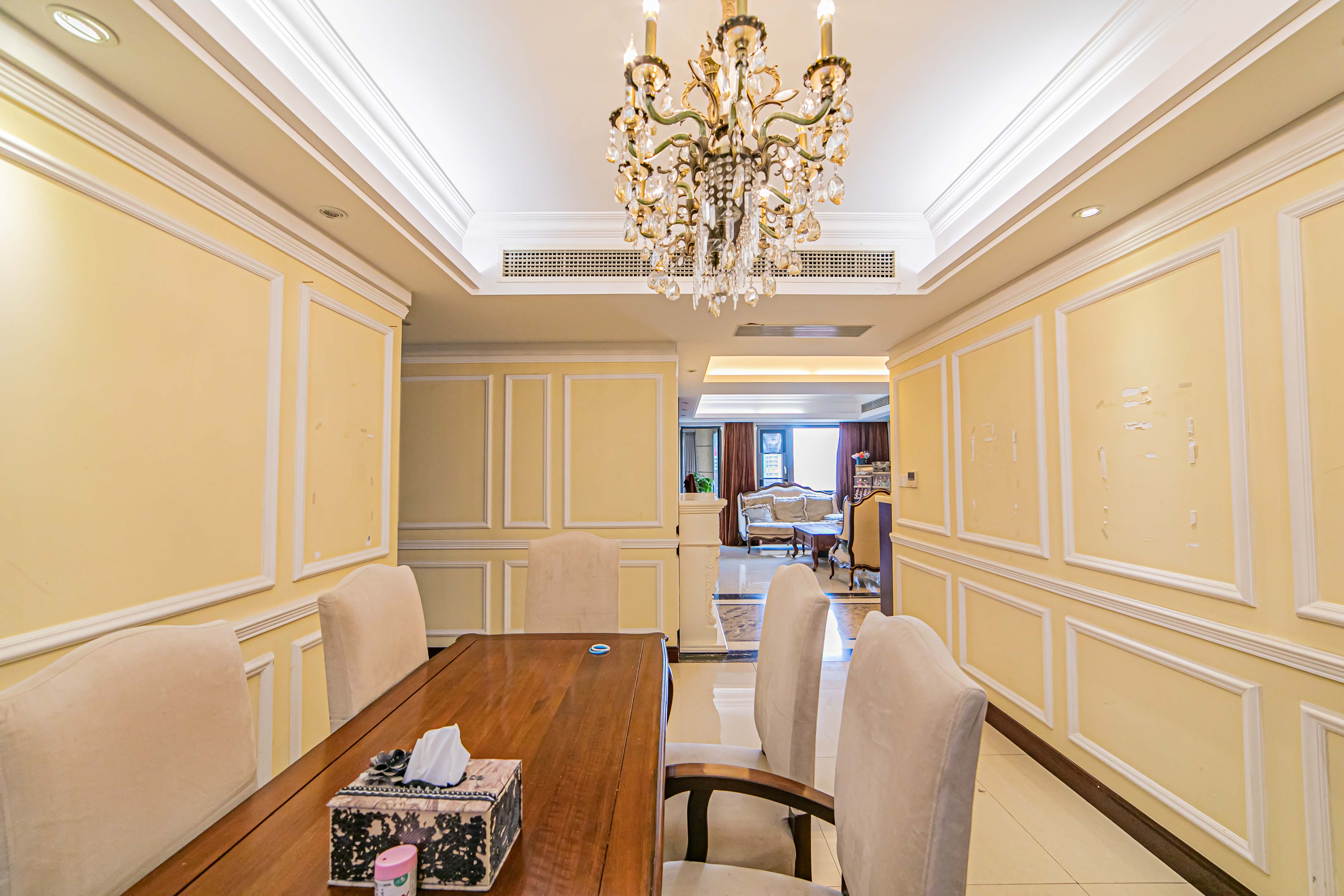 复地崑玉国际一期  3室2厅2卫    320.0万客厅