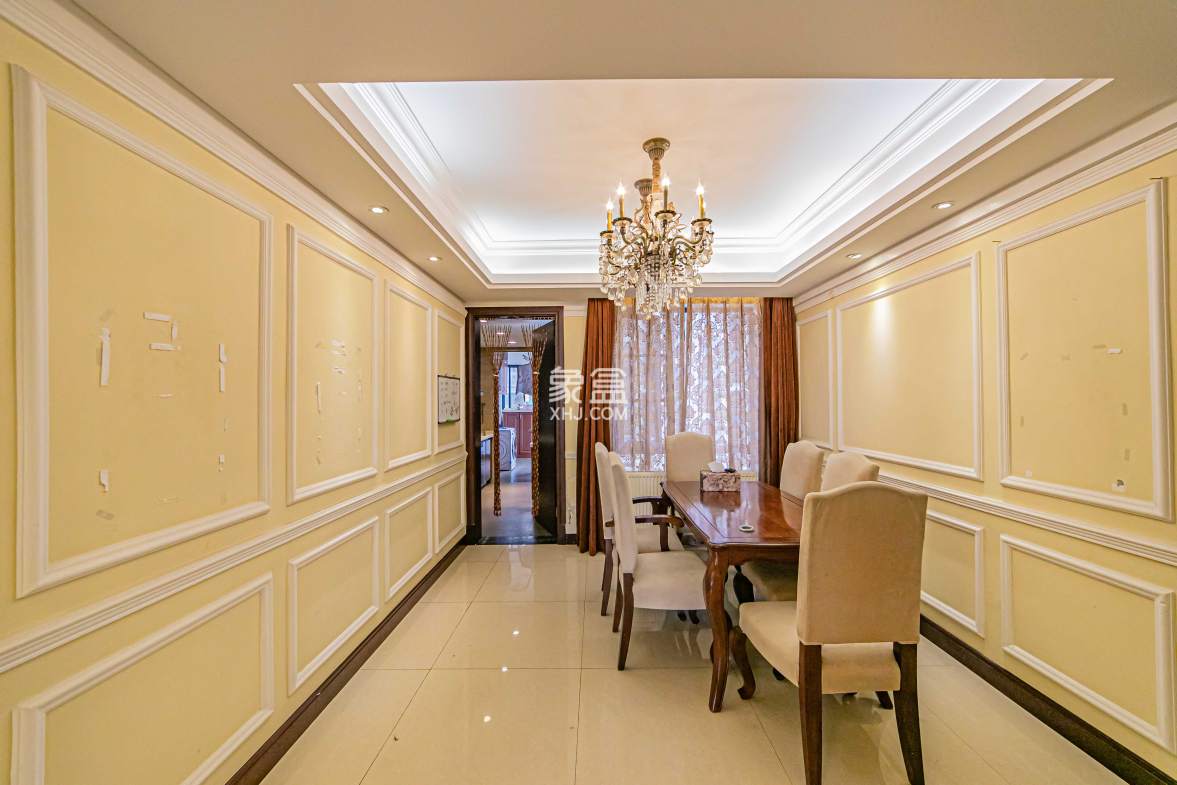 复地崑玉国际一期  3室2厅2卫    320.0万 复地崑玉国际一期  3室2厅2卫    320.0万客厅