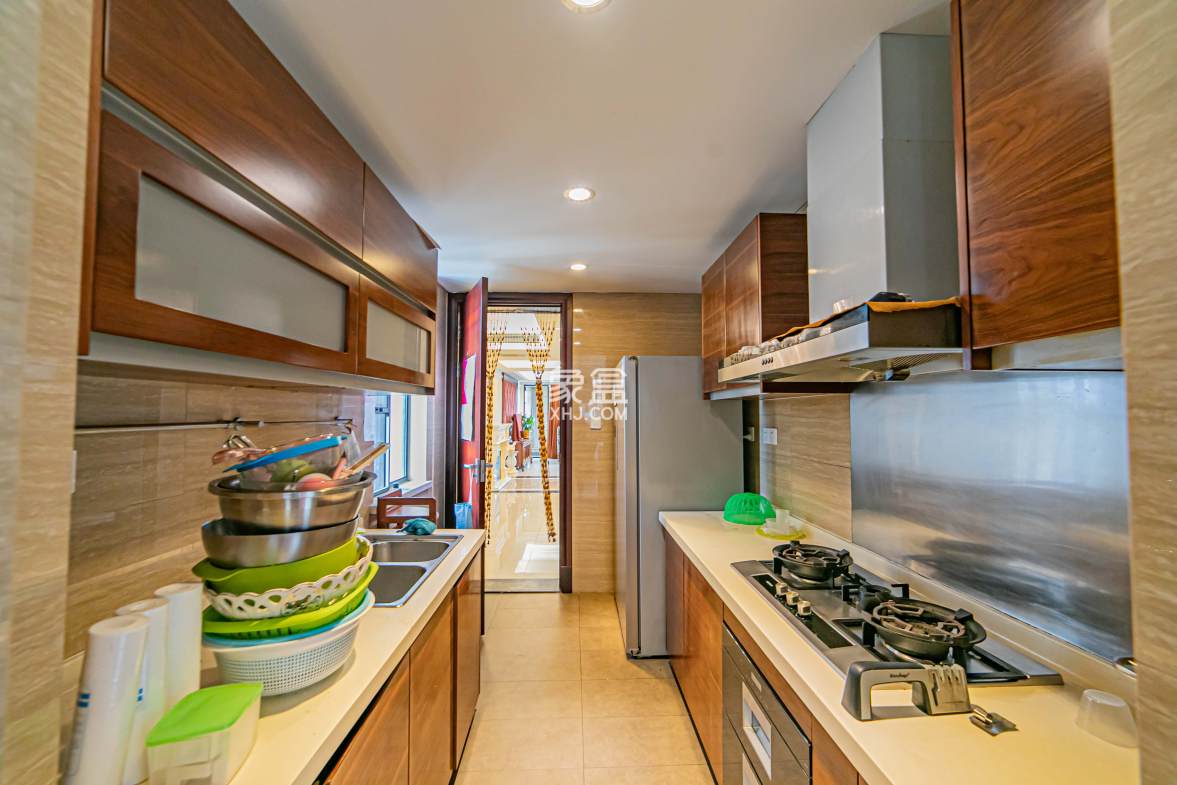 复地崑玉国际一期  3室2厅2卫    320.0万 复地崑玉国际一期  3室2厅2卫    320.0万厨房