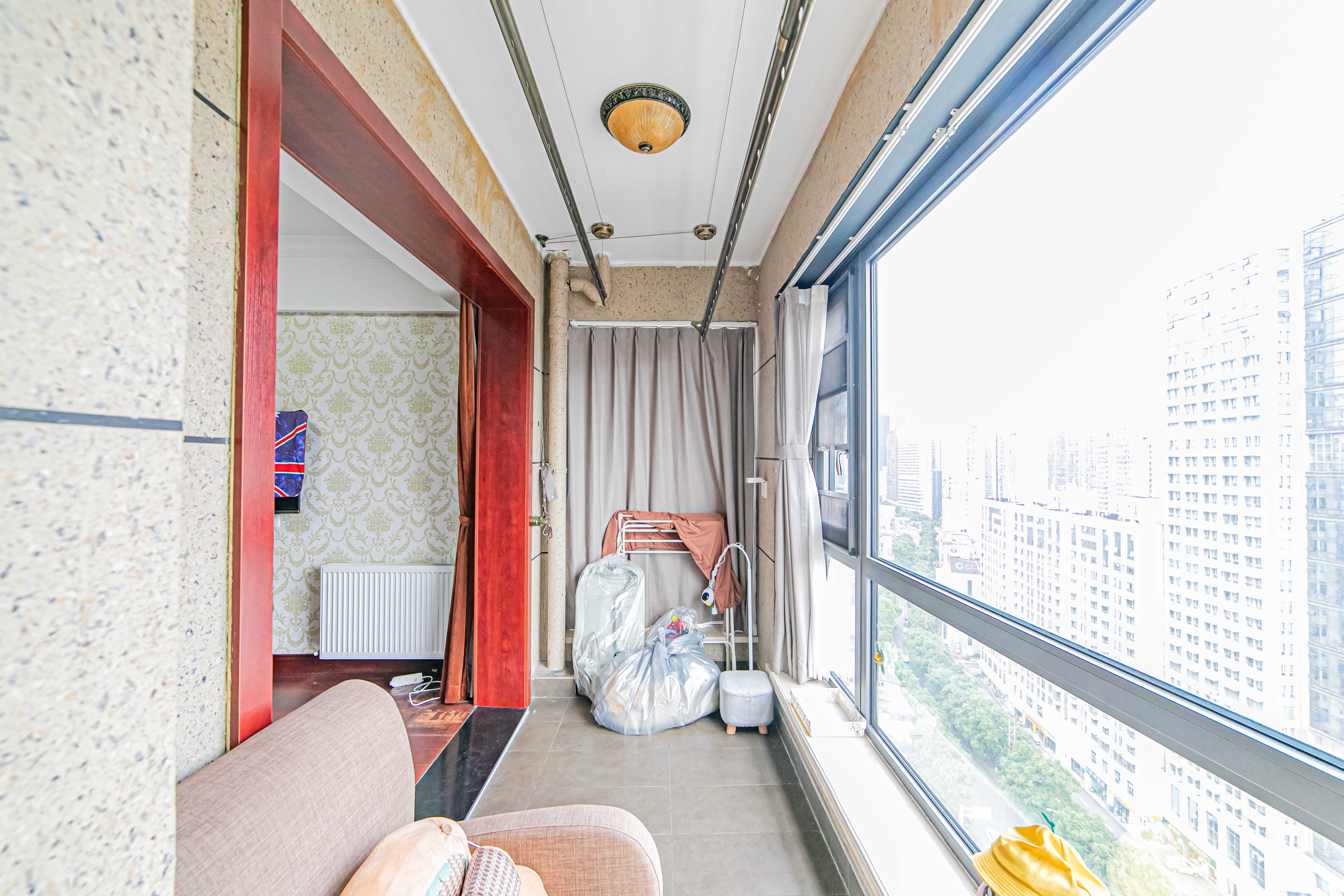 复地崑玉国际一期  3室2厅2卫    320.0万阳台