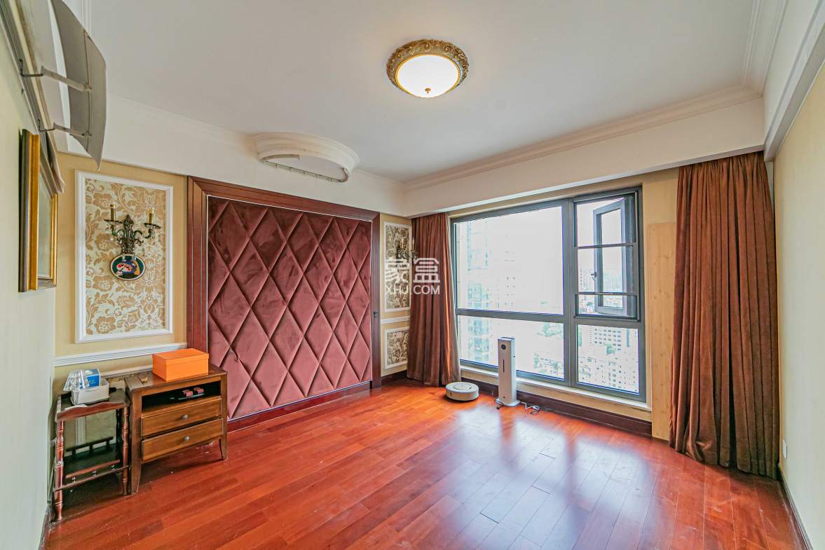 复地崑玉国际一期  3室2厅2卫    320.0万 复地崑玉国际一期  3室2厅2卫    320.0万卧室