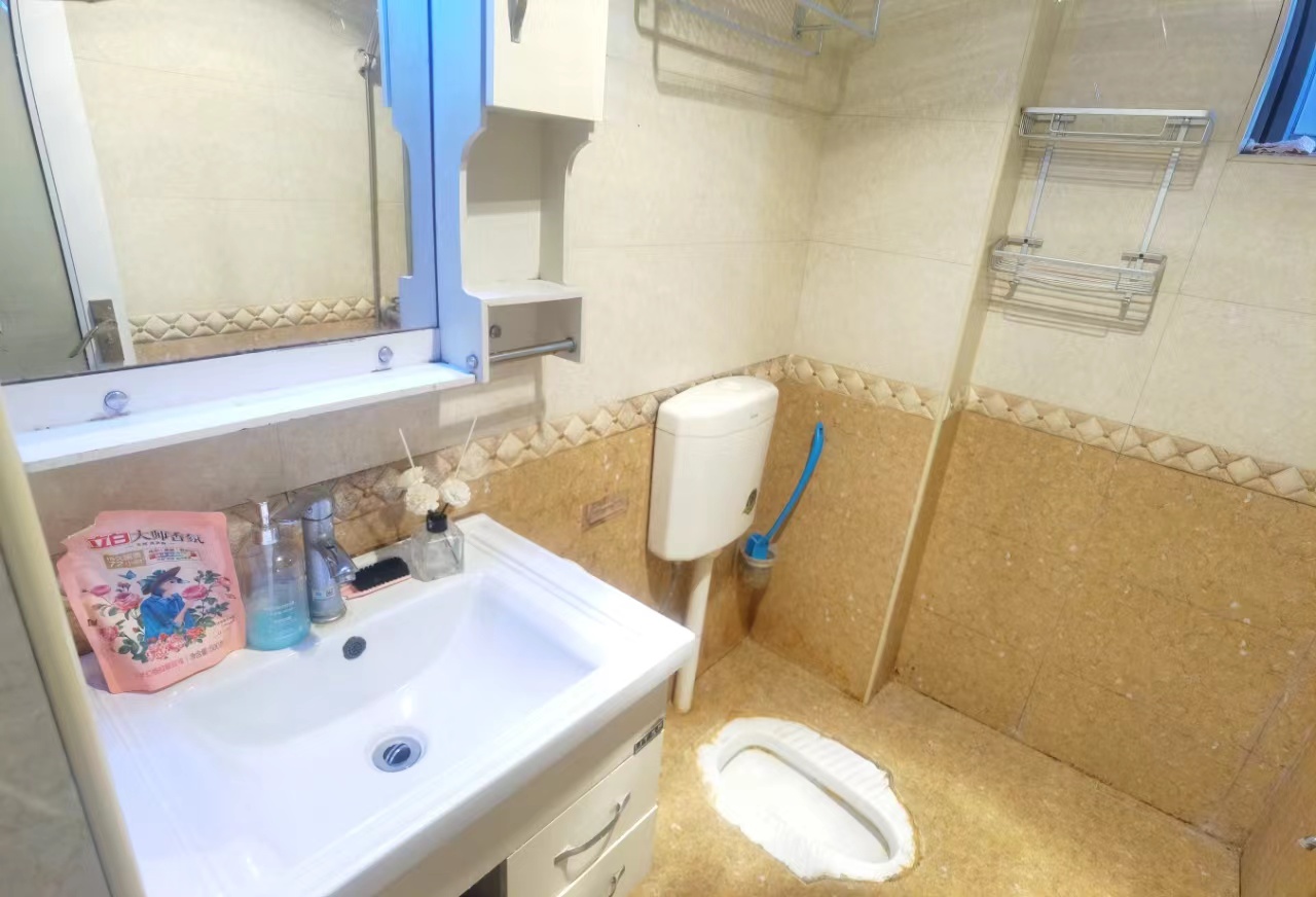 丰园大厦 2室2厅1卫 42.8万 丰园大厦 2室2厅1卫 42.8万室内图