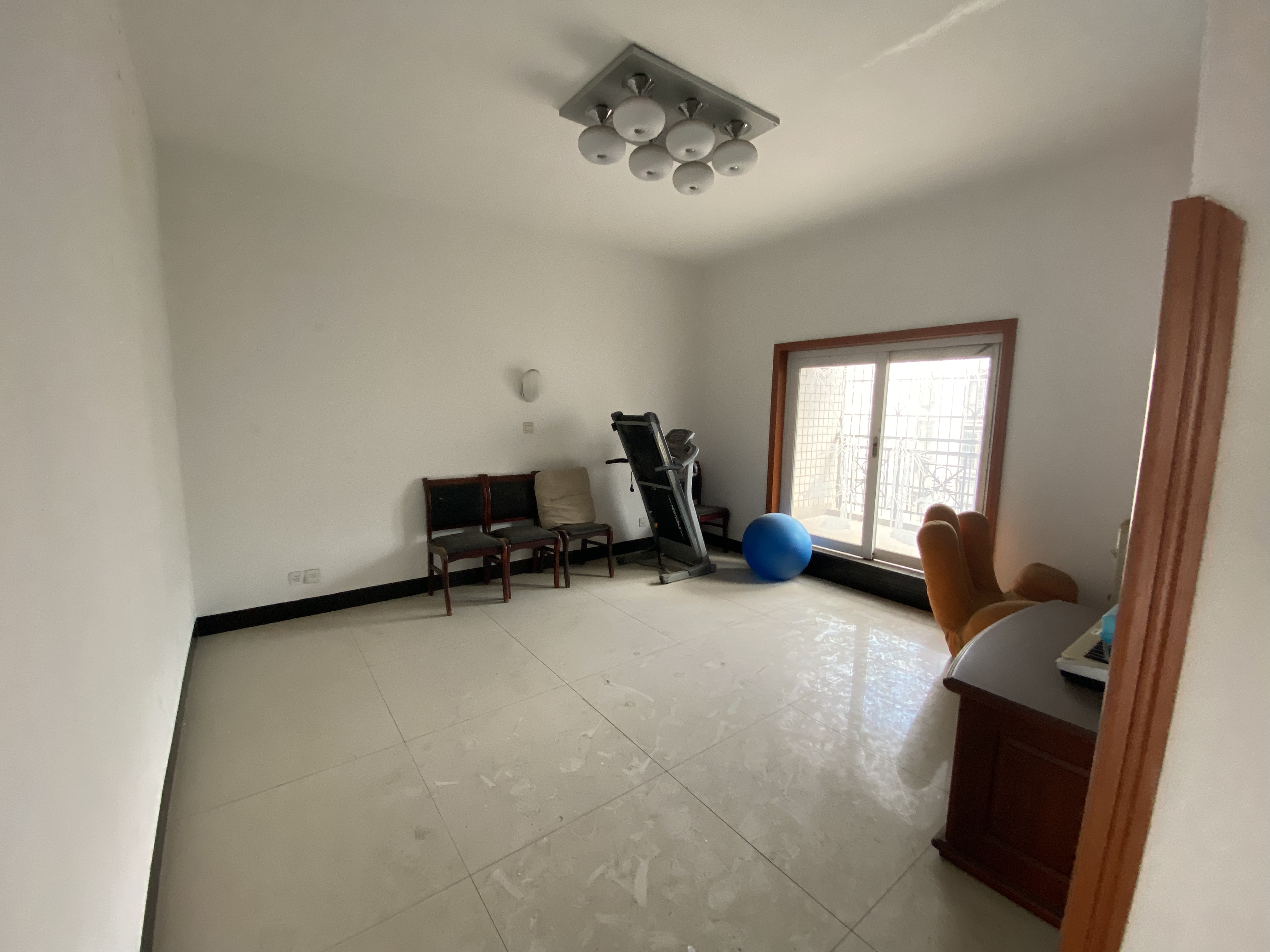 江南世家  5室2厅2卫   50.00万 江南世家  5室2厅2卫   50.00万室内图