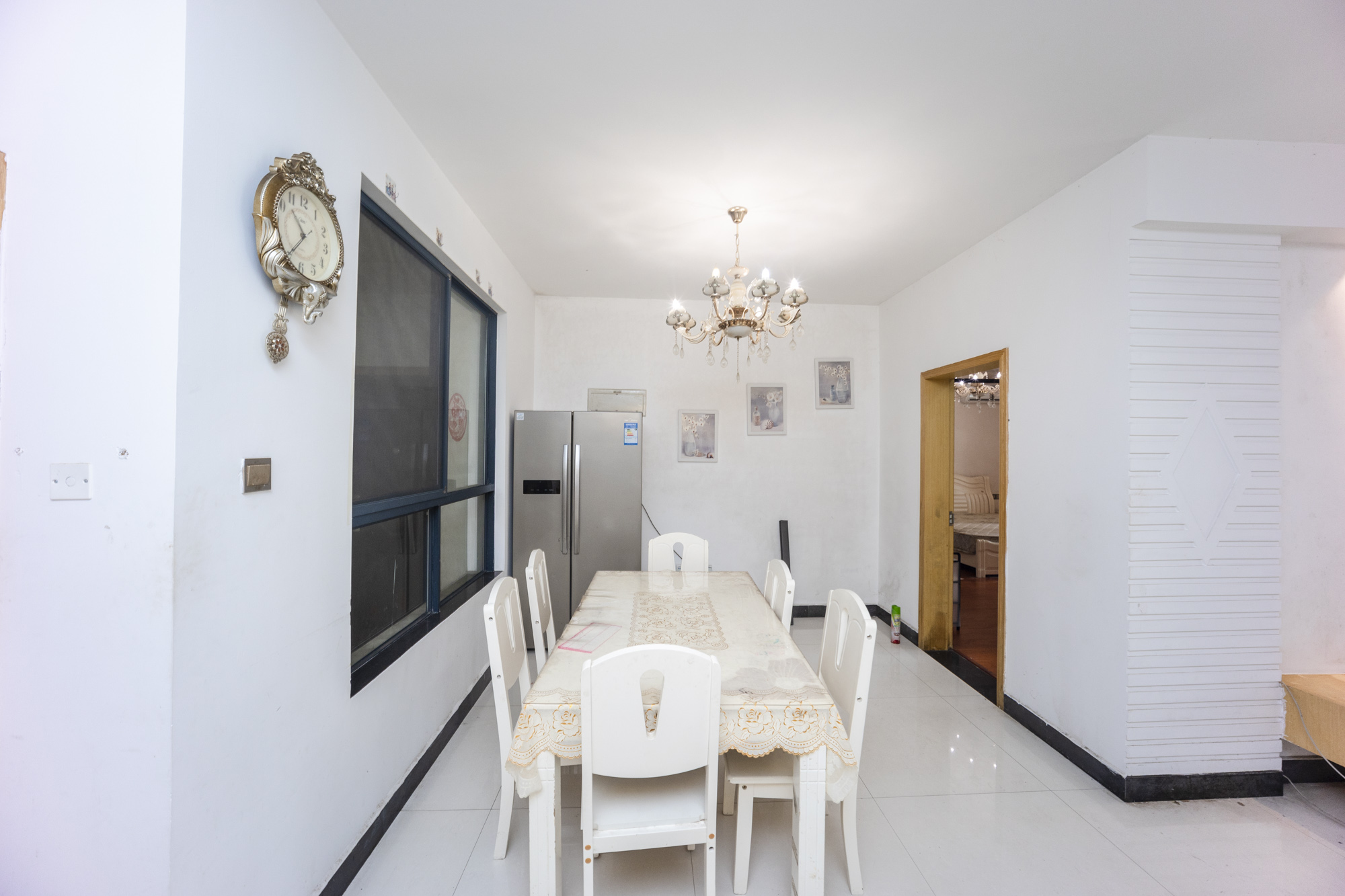 湘江世纪城融江苑  4室2厅1卫    164.0万客厅