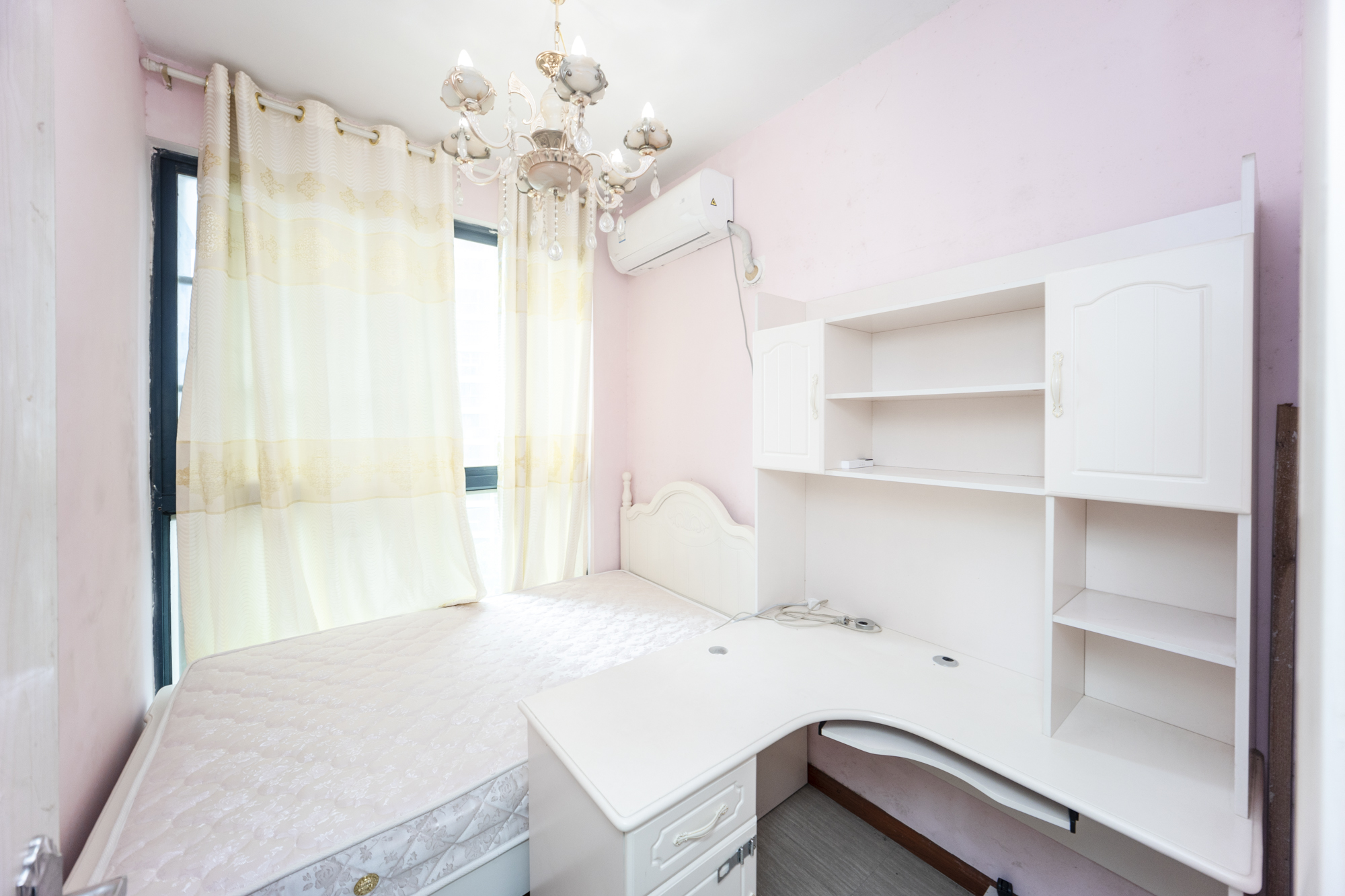 湘江世纪城融江苑  4室2厅1卫    164.0万卧室