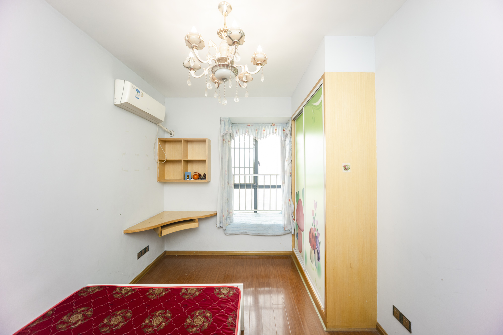 湘江世纪城融江苑  4室2厅1卫    164.0万卧室