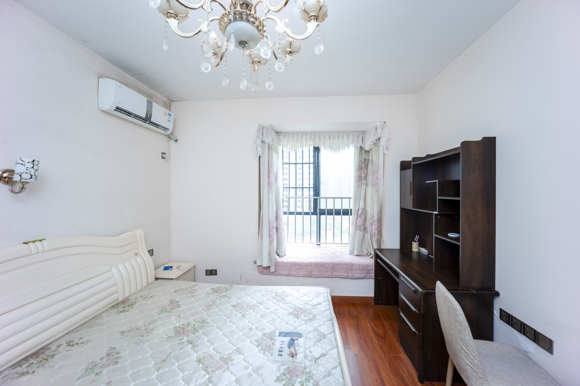 湘江世纪城融江苑  4室2厅1卫    164.0万卧室