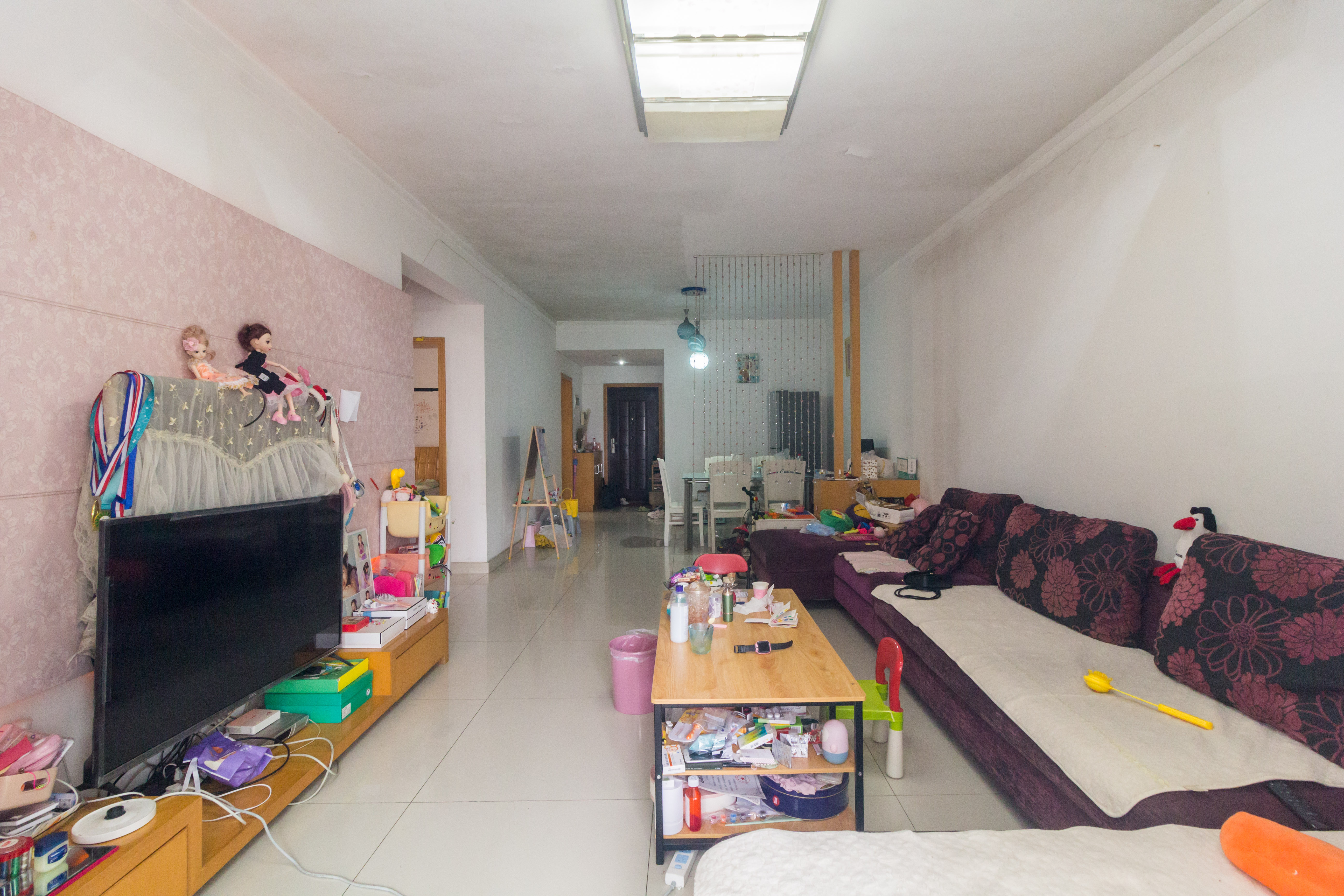 圣力华苑 2室2厅1卫 46.80万 圣力华苑 2室2厅1卫 46.80万客厅