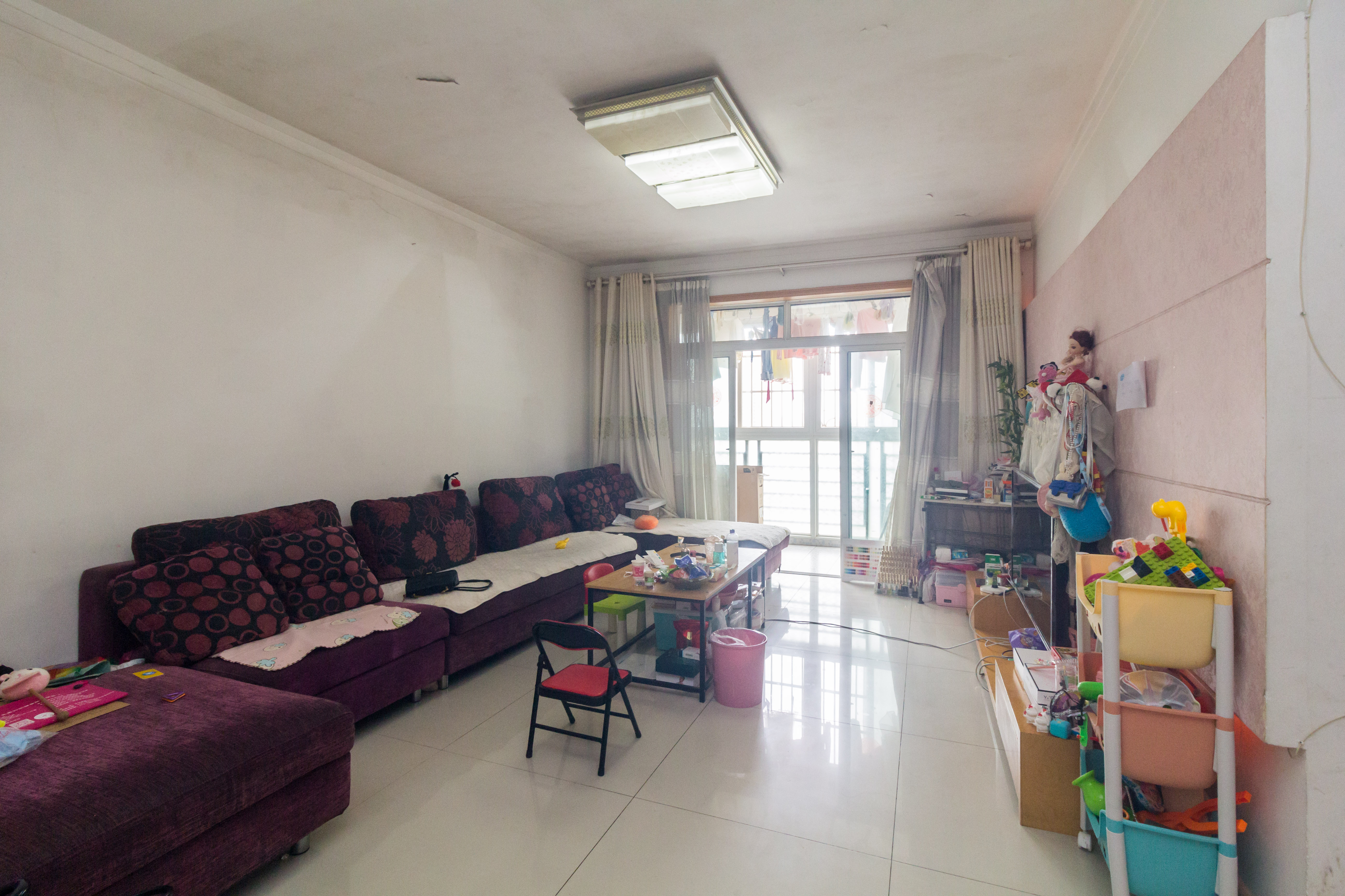 圣力华苑 2室2厅1卫 46.80万 圣力华苑 2室2厅1卫 46.80万客厅