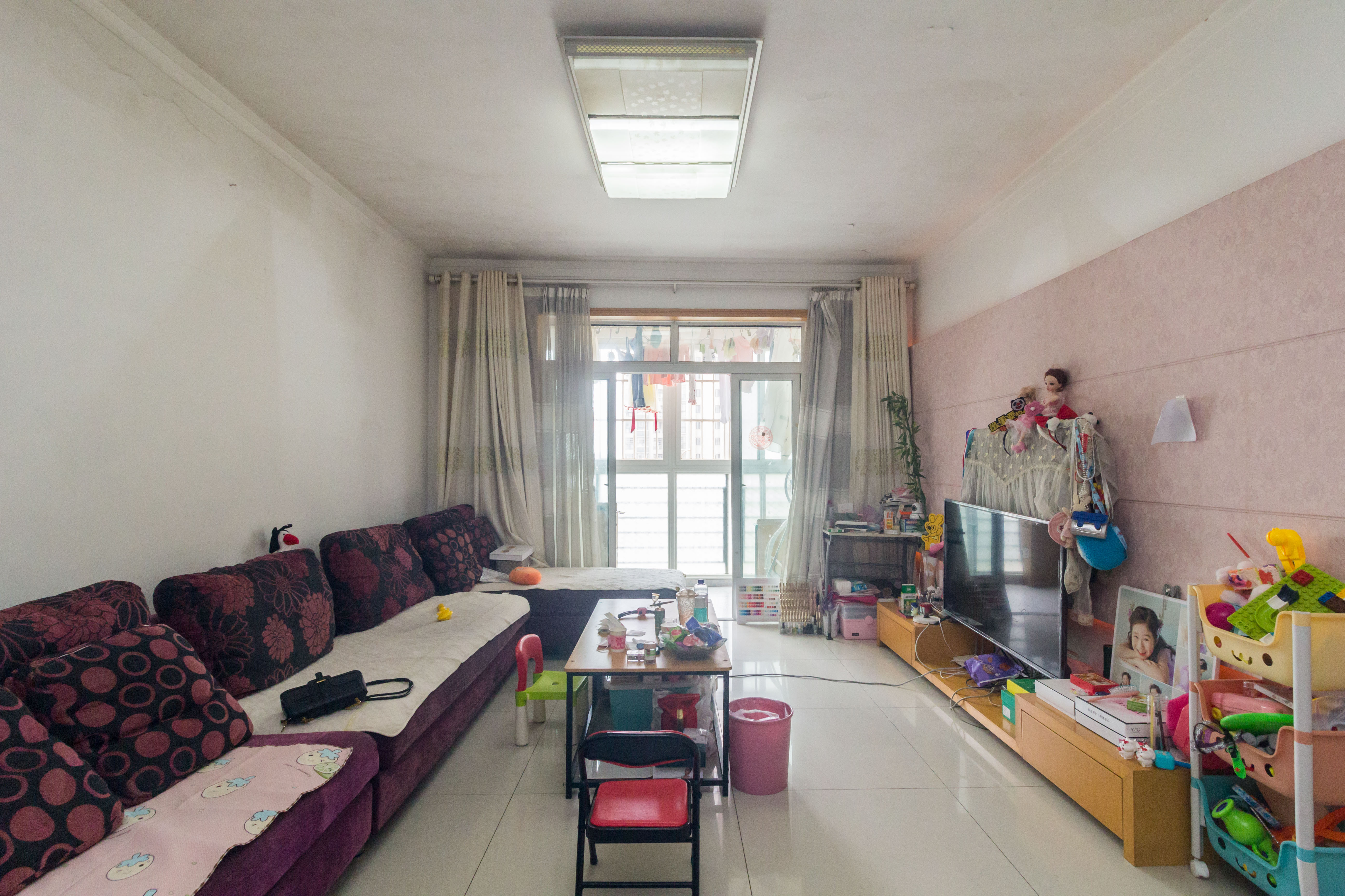 圣力华苑 2室2厅1卫 46.80万 圣力华苑 2室2厅1卫 46.80万客厅