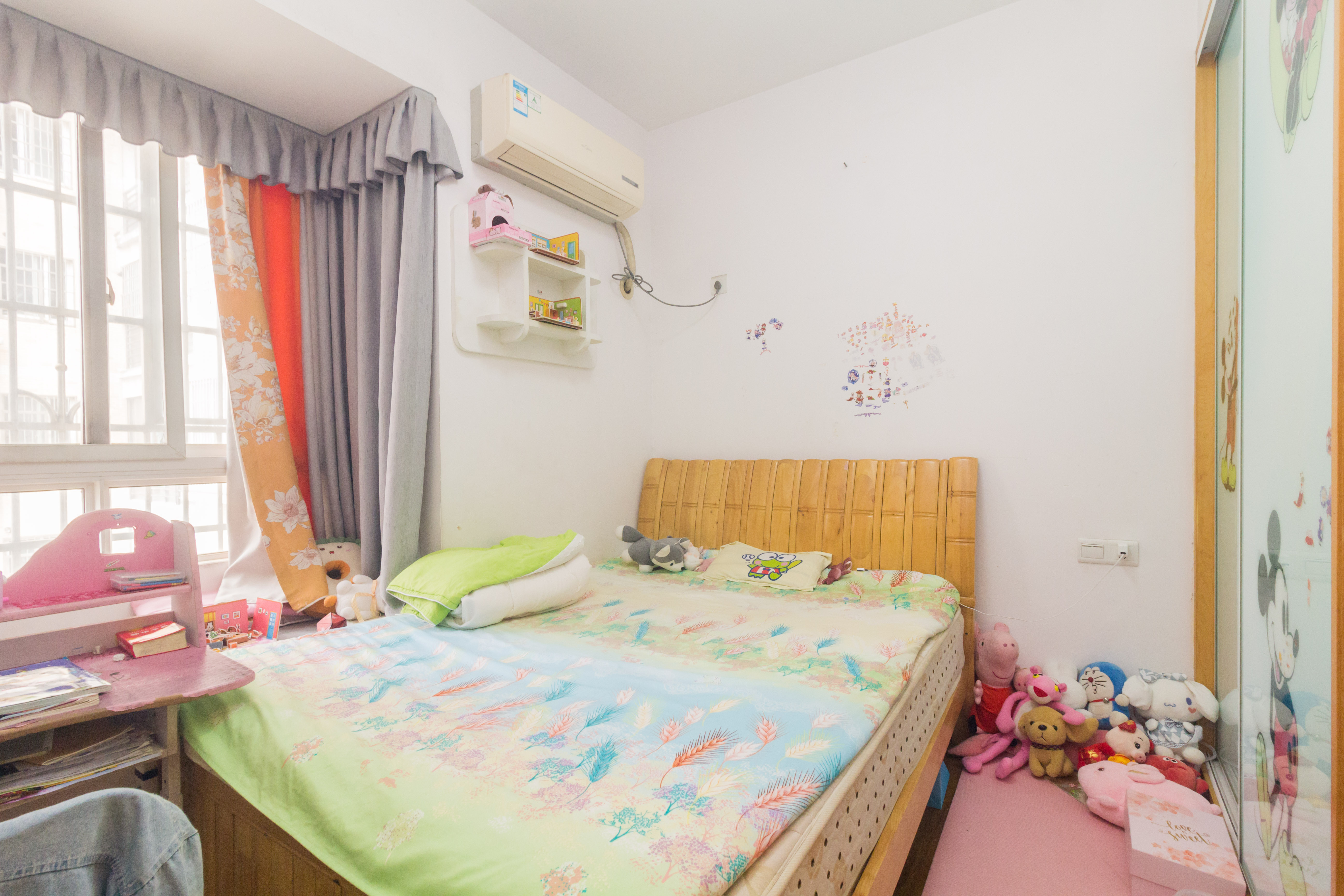 圣力华苑 2室2厅1卫 46.80万 圣力华苑 2室2厅1卫 46.80万卧室