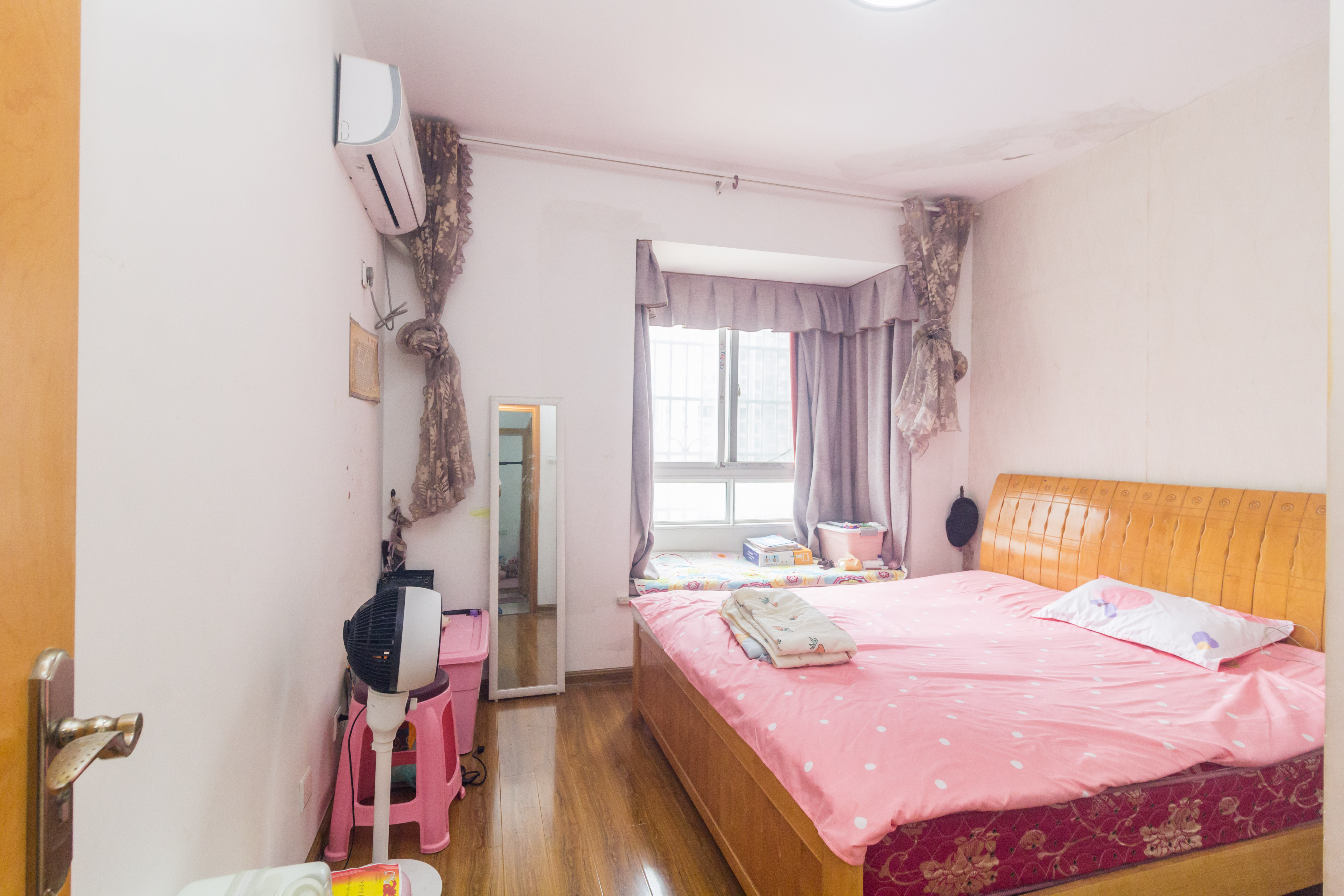 圣力华苑 2室2厅1卫 46.80万 圣力华苑 2室2厅1卫 46.80万卧室