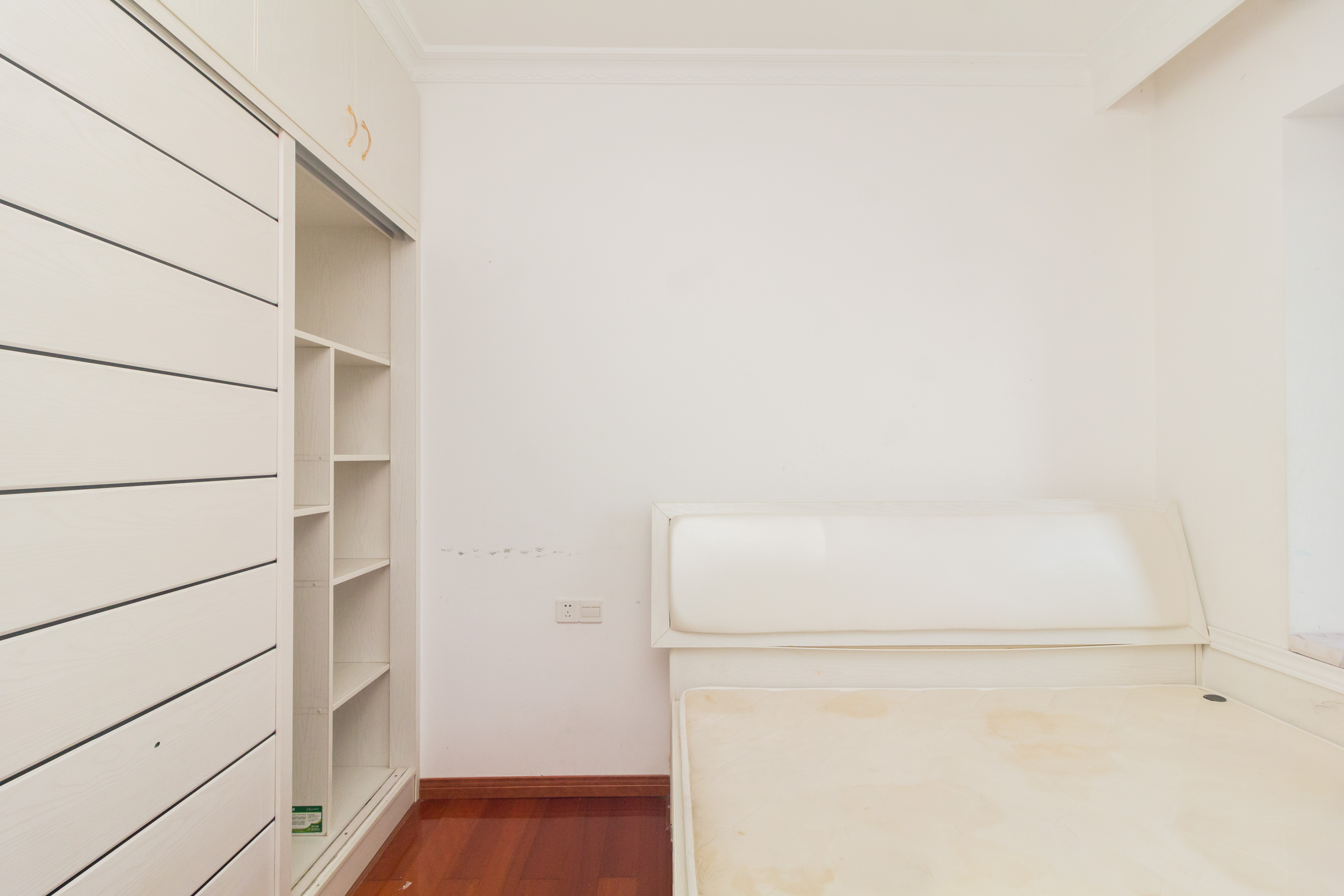 中交中央公园D4区  3室2厅1卫    103.8万卧室