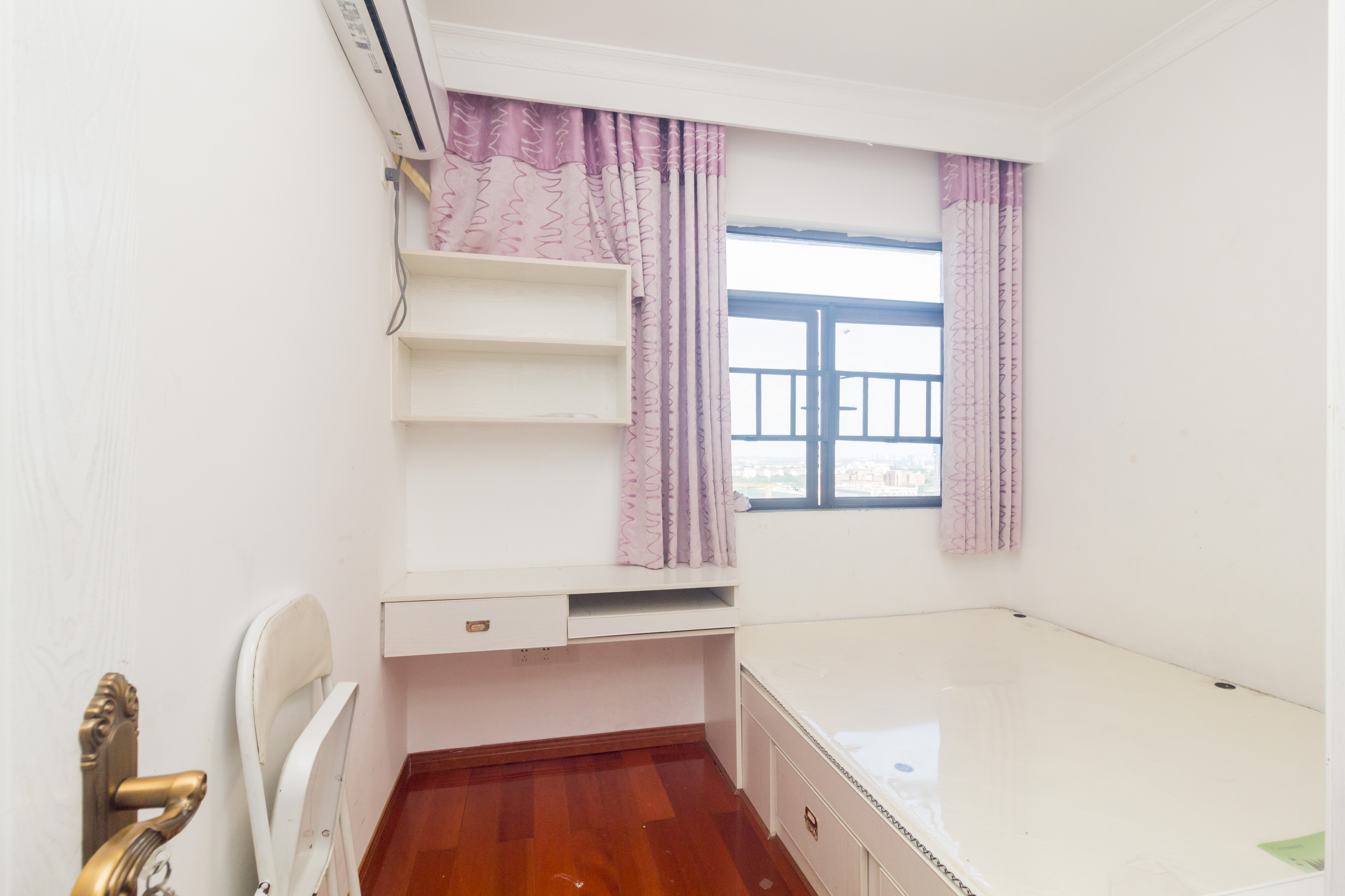 中交中央公园D4区  3室2厅1卫    103.8万卧室