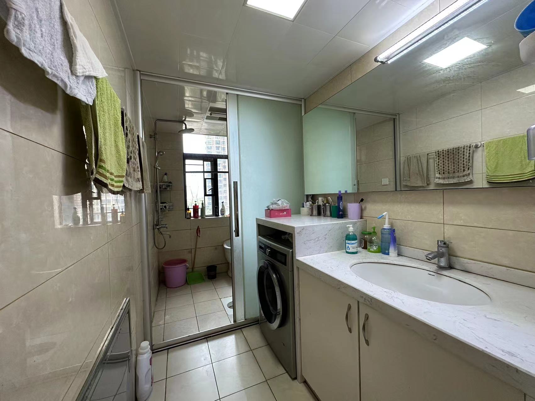 龙腾国际 4室2厅2卫 74.80万 龙腾国际 4室2厅2卫 74.80万室内图