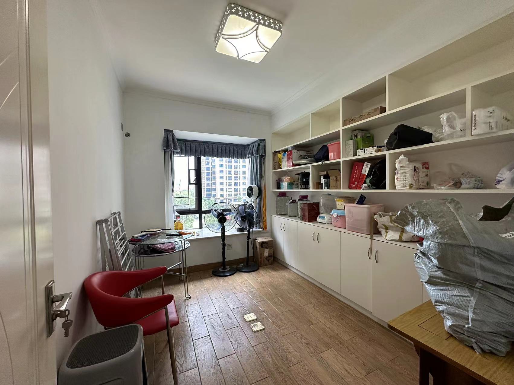 龙腾国际 4室2厅2卫 74.80万 龙腾国际 4室2厅2卫 74.80万室内图