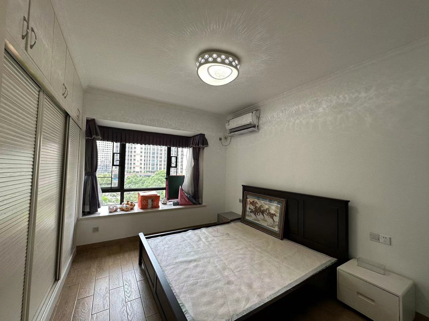 龙腾国际 4室2厅2卫 74.80万 龙腾国际 4室2厅2卫 74.80万室内图