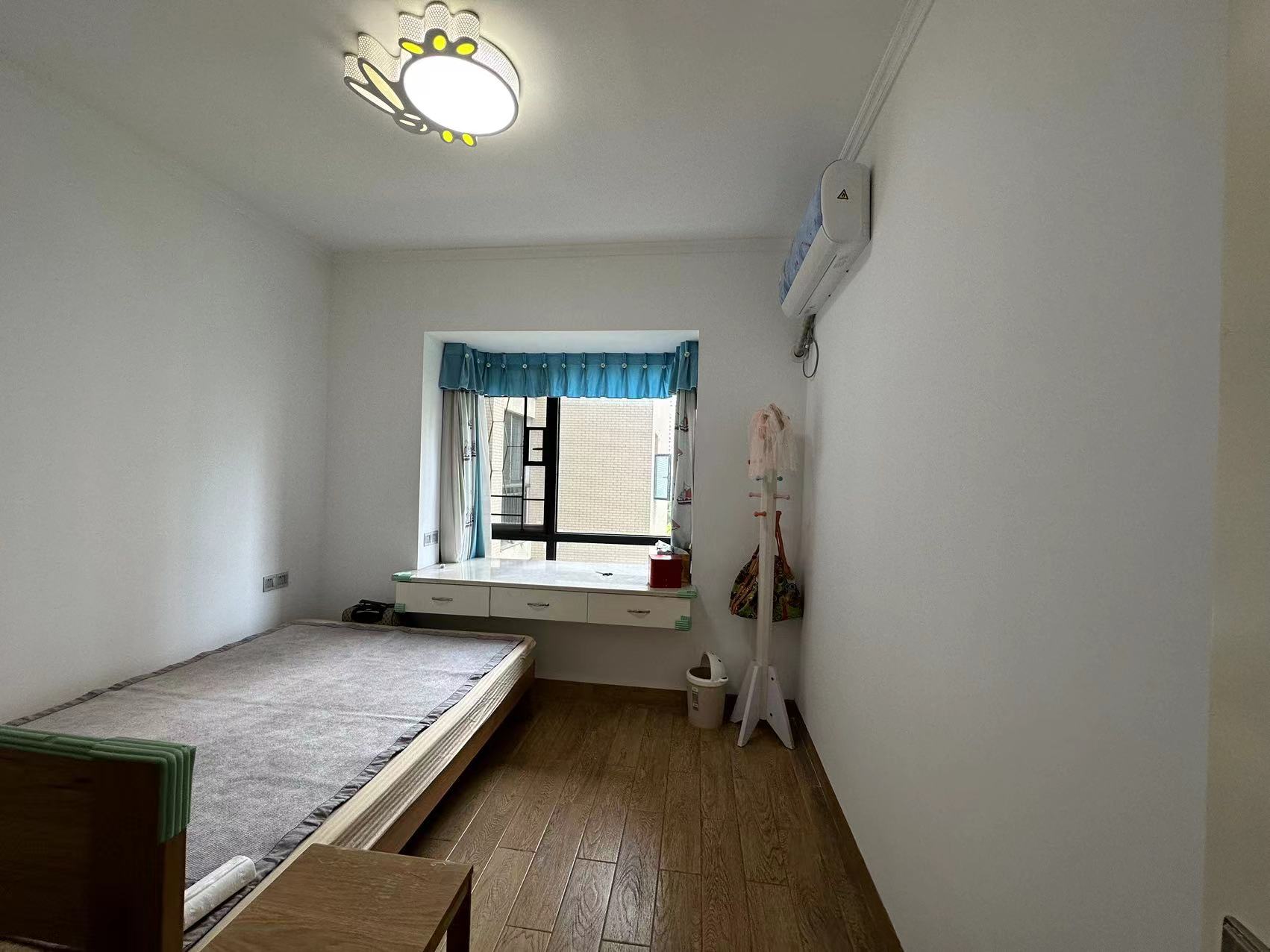 龙腾国际 4室2厅2卫 74.80万 龙腾国际 4室2厅2卫 74.80万室内图