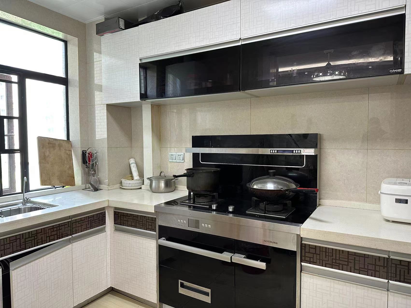 龙腾国际 4室2厅2卫 74.80万 龙腾国际 4室2厅2卫 74.80万室内图