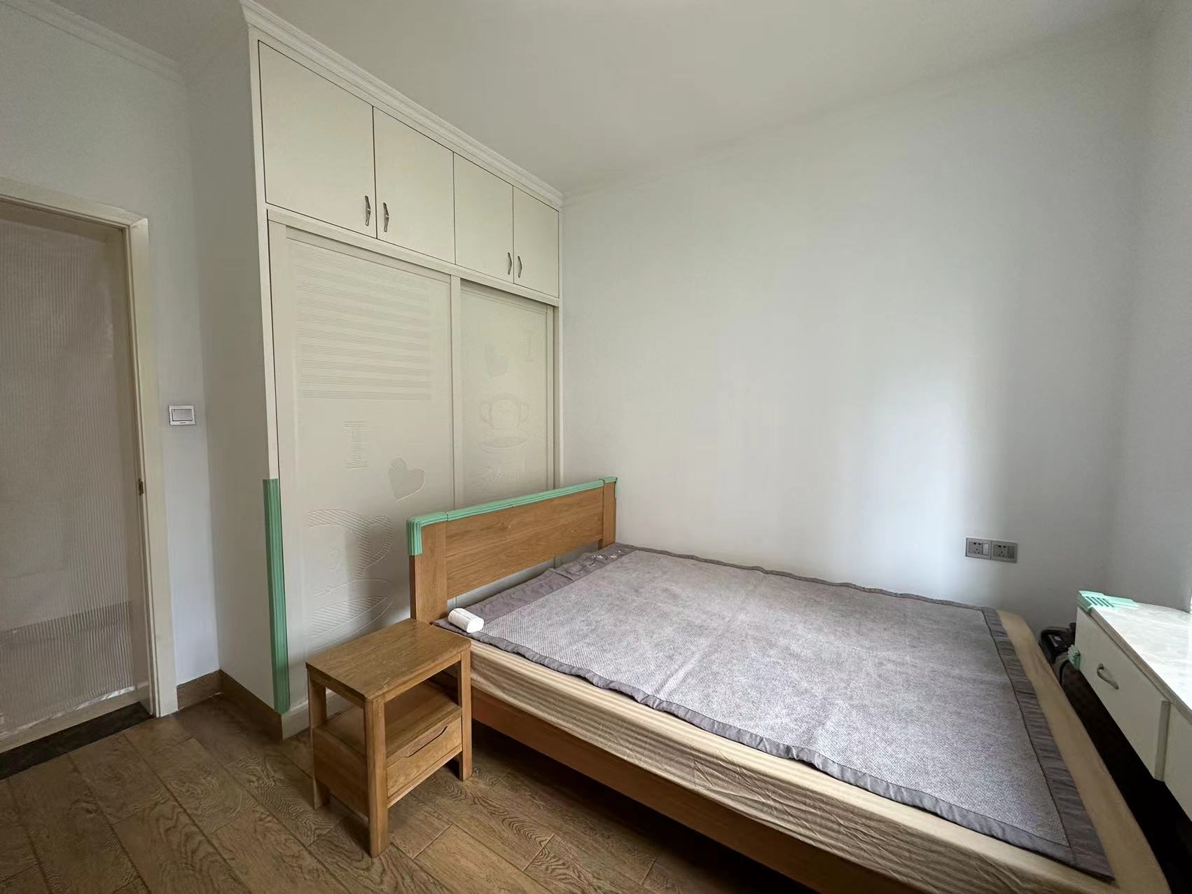 龙腾国际 4室2厅2卫 74.80万 龙腾国际 4室2厅2卫 74.80万室内图