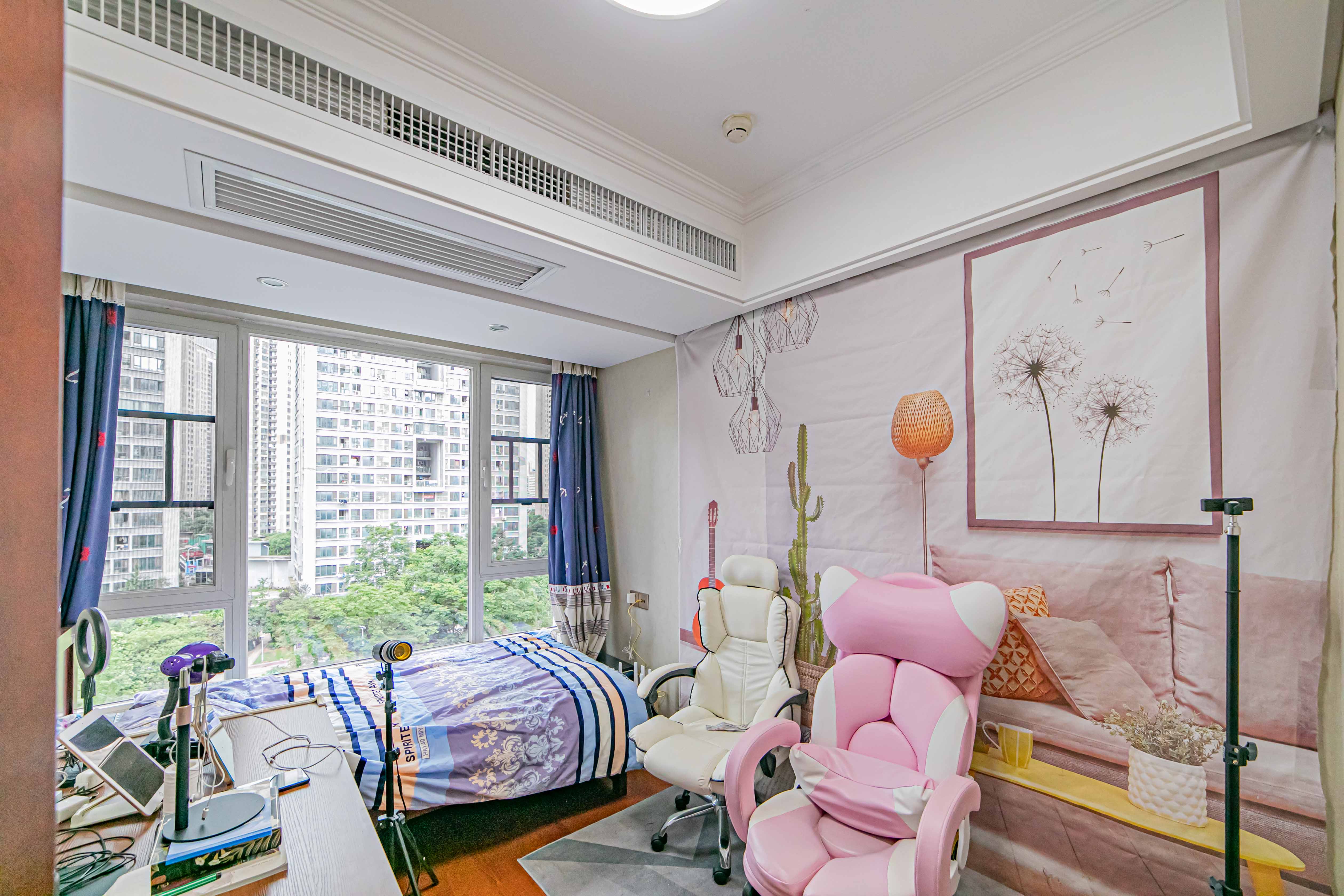 北辰三角洲E3区  4室2厅2卫   350.00万 北辰三角洲E3区  4室2厅2卫   350.00万卧室