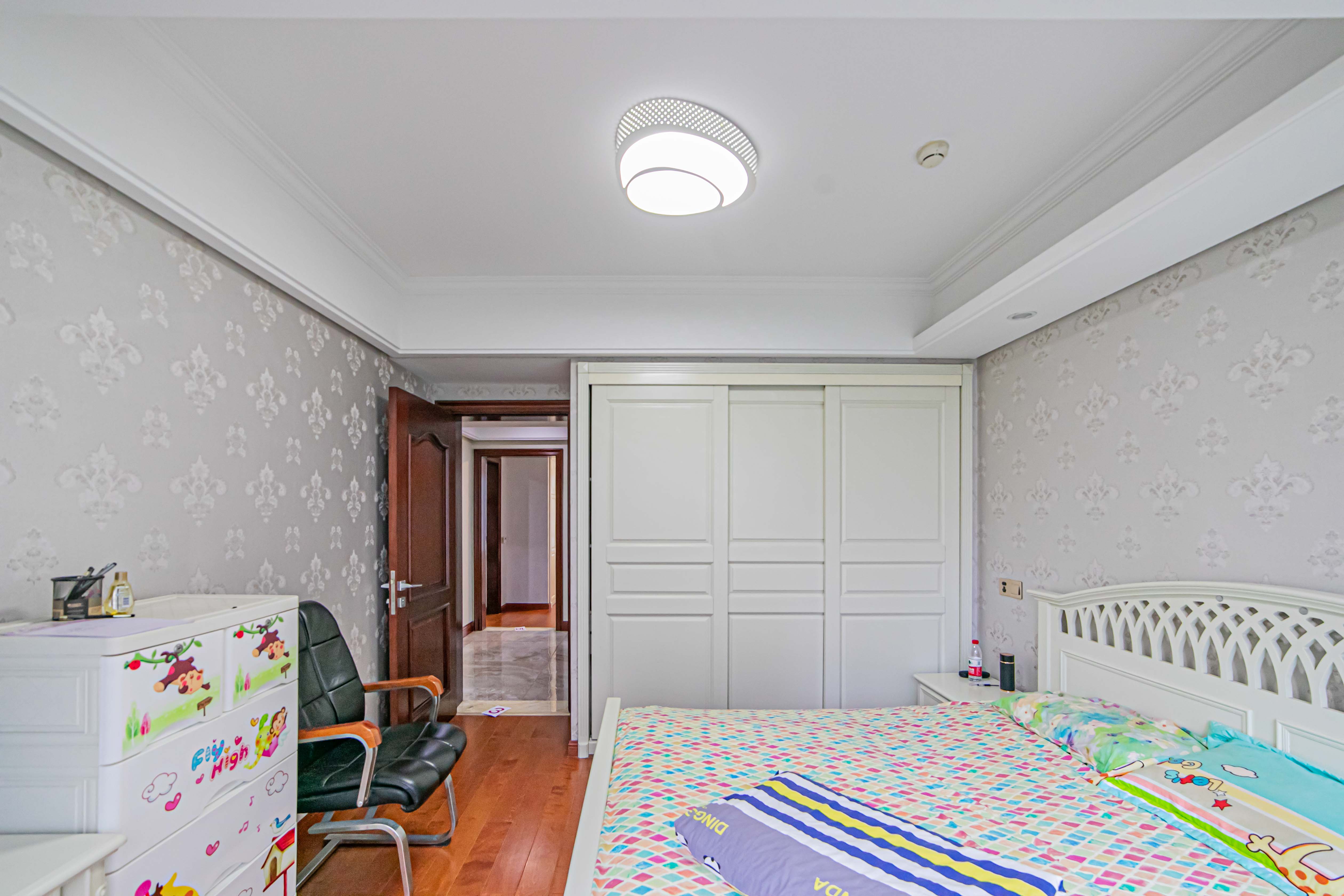 北辰三角洲E3区  4室2厅2卫   350.00万 北辰三角洲E3区  4室2厅2卫   350.00万卧室