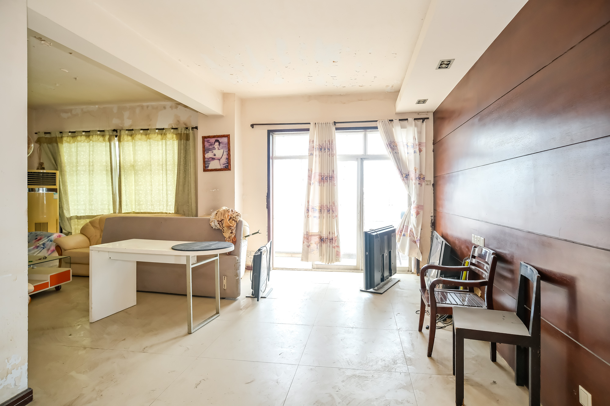 山水人家三期 4室2厅2卫 105.00万 山水人家三期 4室2厅2卫 105.00万客厅