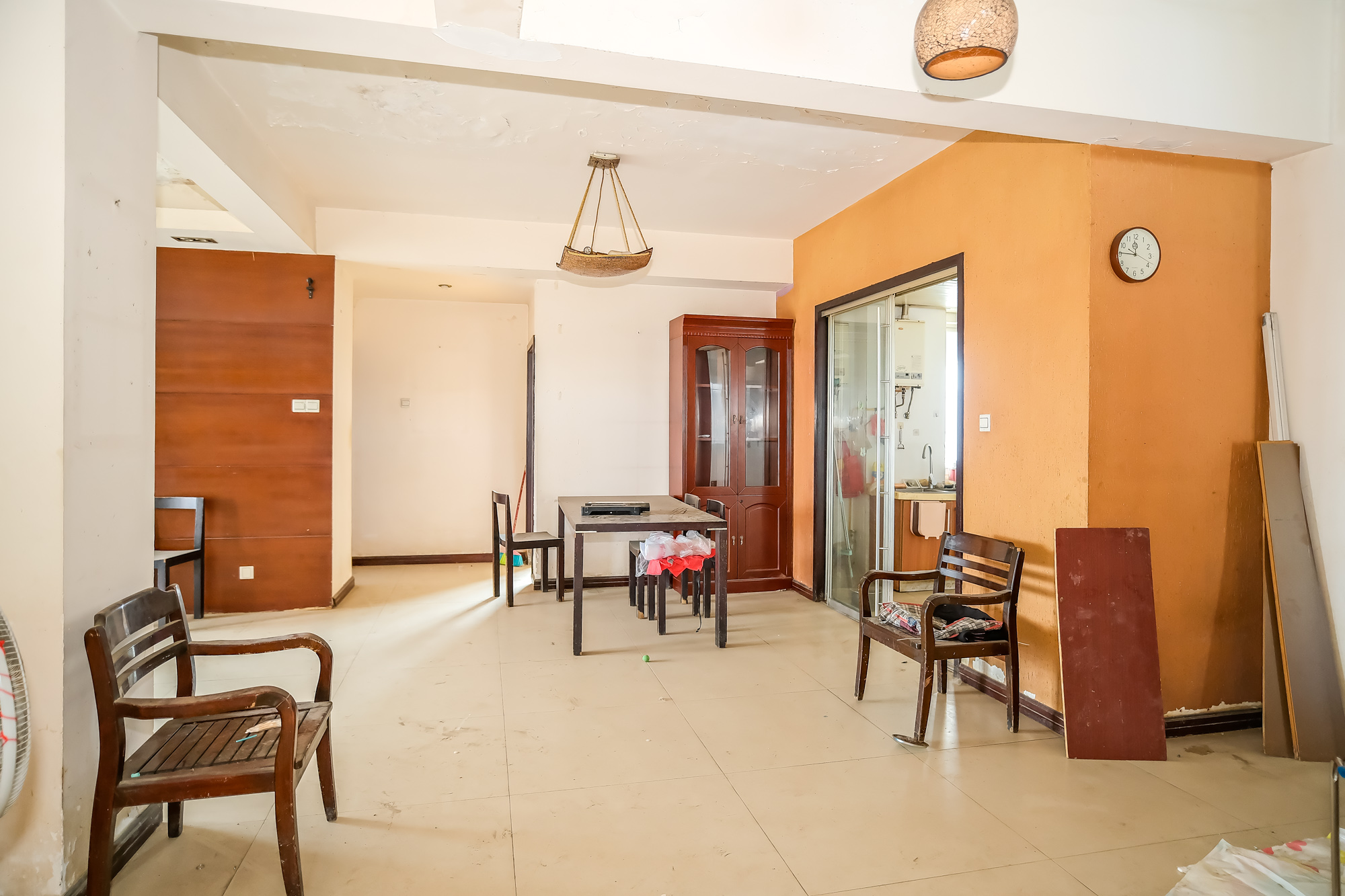 山水人家三期 4室2厅2卫 105.00万 山水人家三期 4室2厅2卫 105.00万客厅