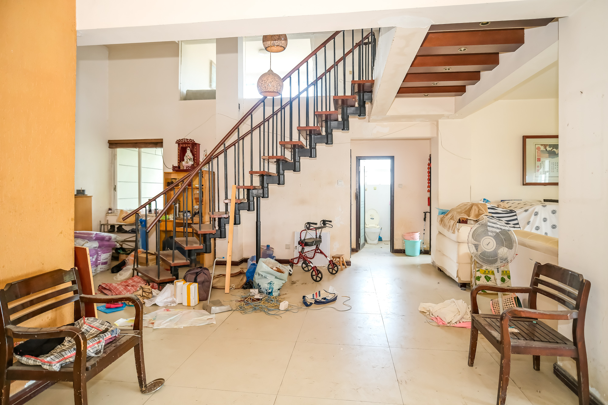 山水人家三期 4室2厅2卫 105.00万 山水人家三期 4室2厅2卫 105.00万客厅