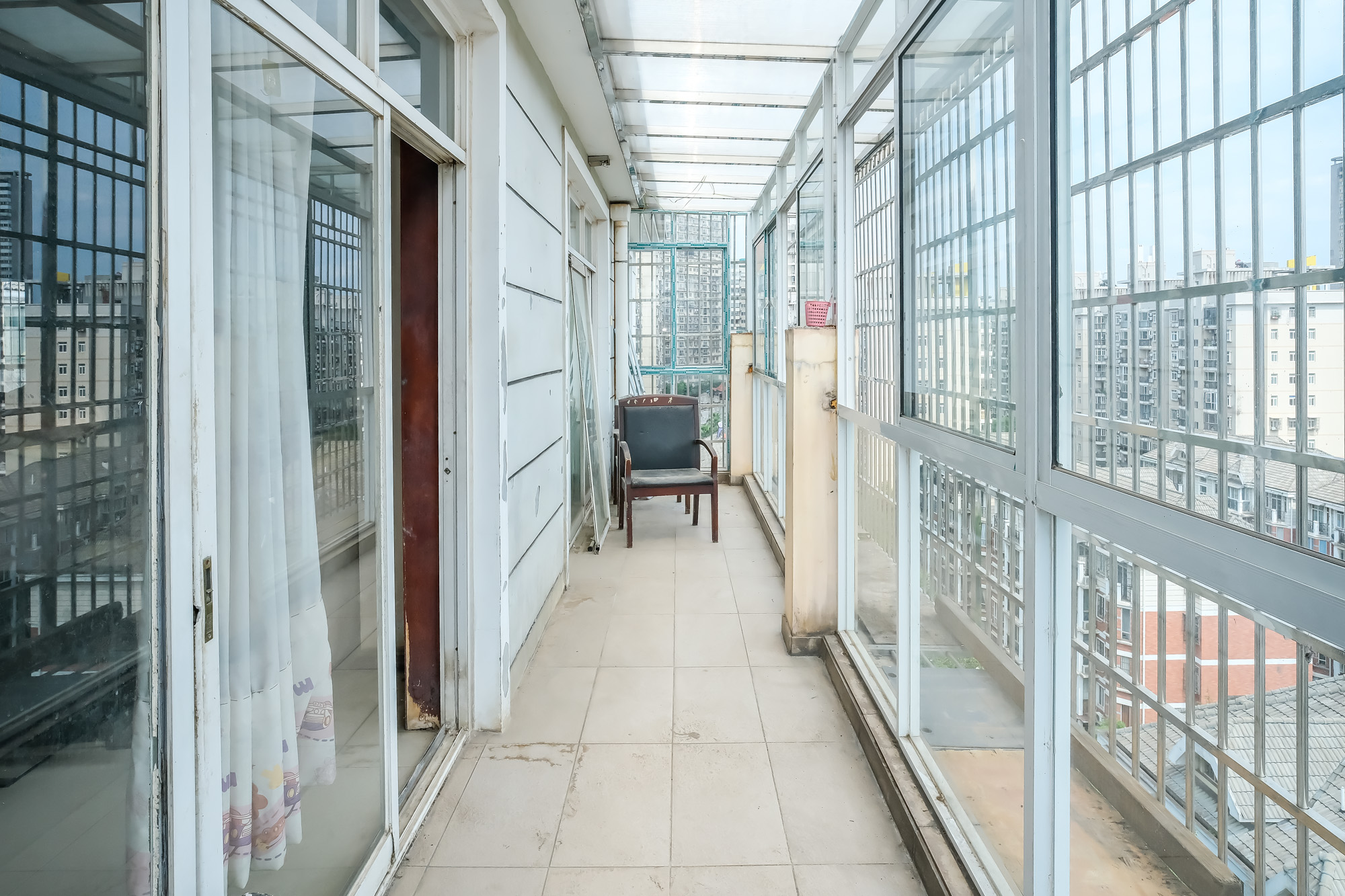 山水人家三期 4室2厅2卫 105.00万 山水人家三期 4室2厅2卫 105.00万阳台