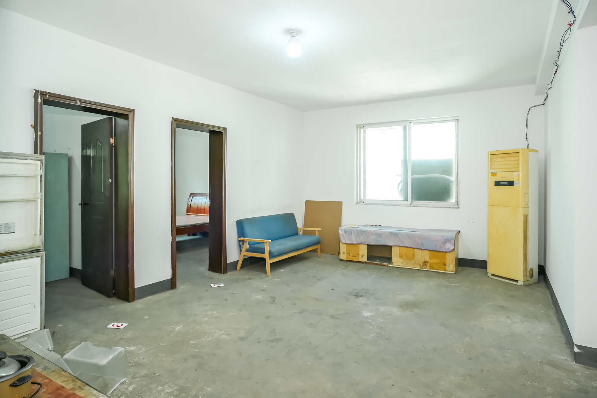 中南汽车世界  3室2厅1卫    36.8万 中南汽车世界  3室2厅1卫    36.8万