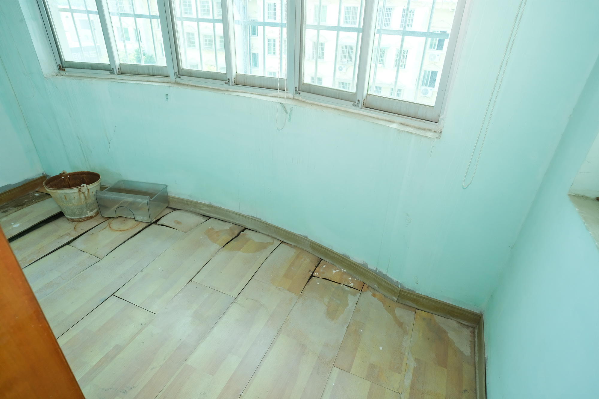 中南汽车世界  2室2厅1卫    31.0万 中南汽车世界  2室2厅1卫    31.0万阳台