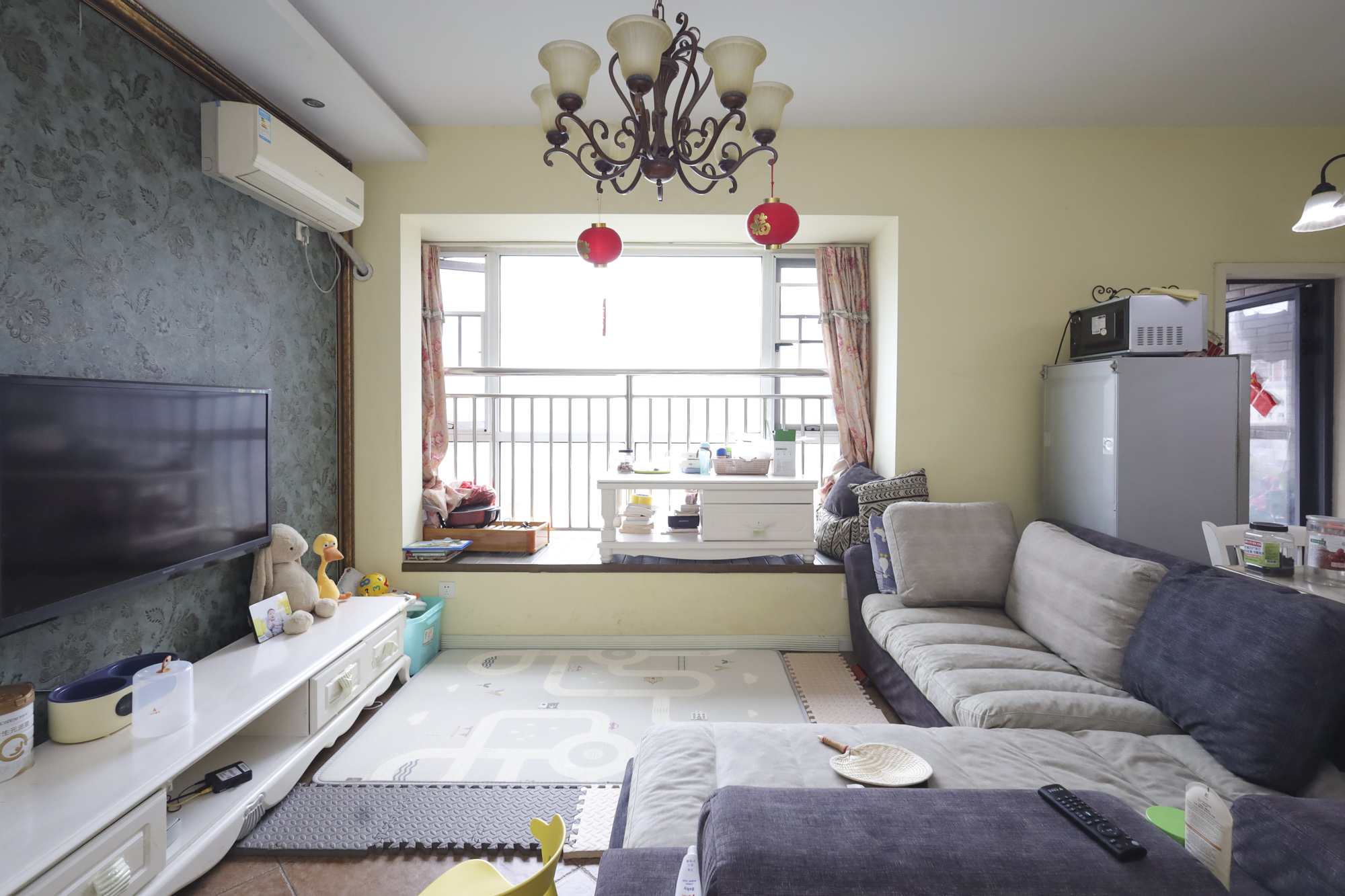 华韵城市海岸(城市水岸苑) 3室2厅1卫 129.0万 华韵城市海岸(城市水岸苑) 3室2厅1卫 129.0万客厅