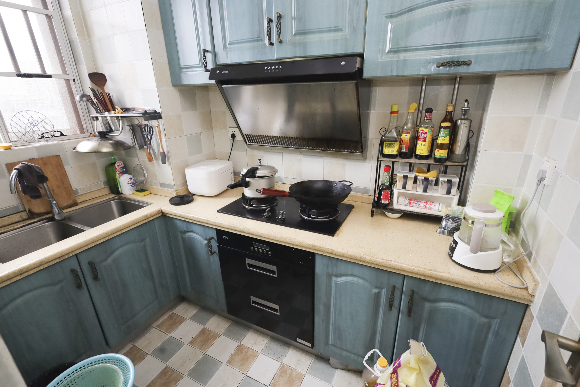 华韵城市海岸(城市水岸苑) 3室2厅1卫 129.0万 华韵城市海岸(城市水岸苑) 3室2厅1卫 129.0万厨房